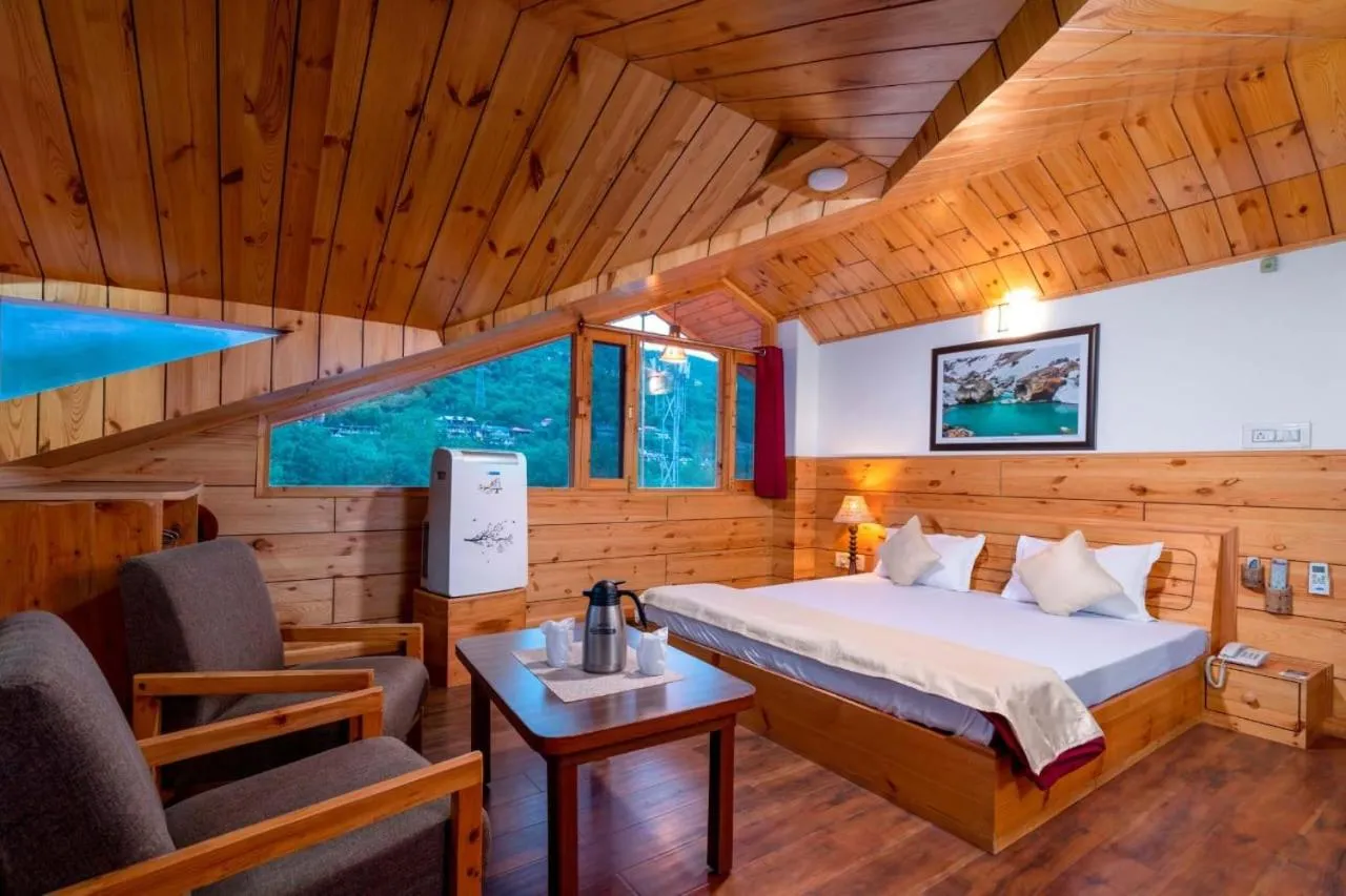 King Room with Mountain View in Hotel Kullu Valley