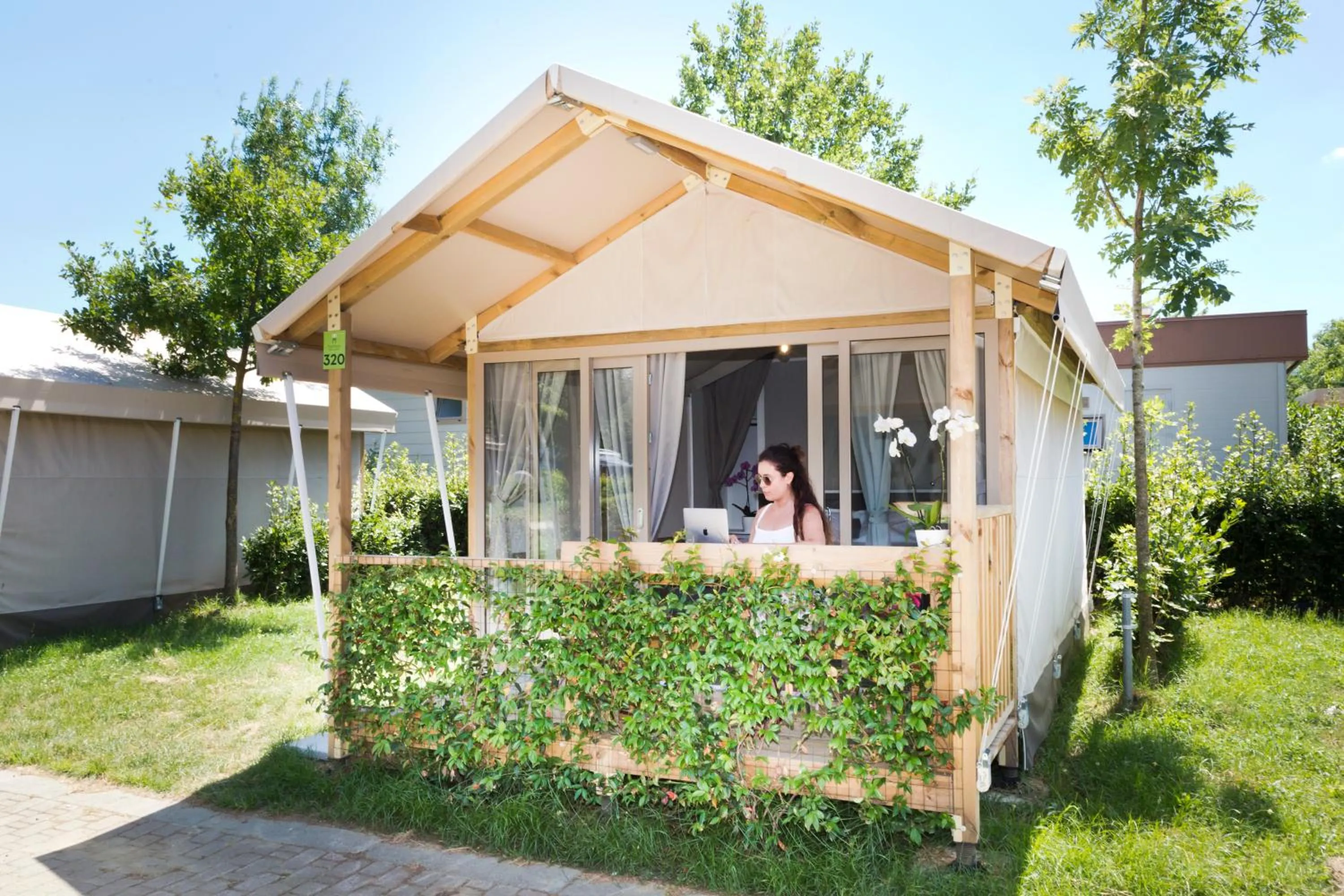 Urban Safari Tent with Free Parking in hu Firenze Camping in Town