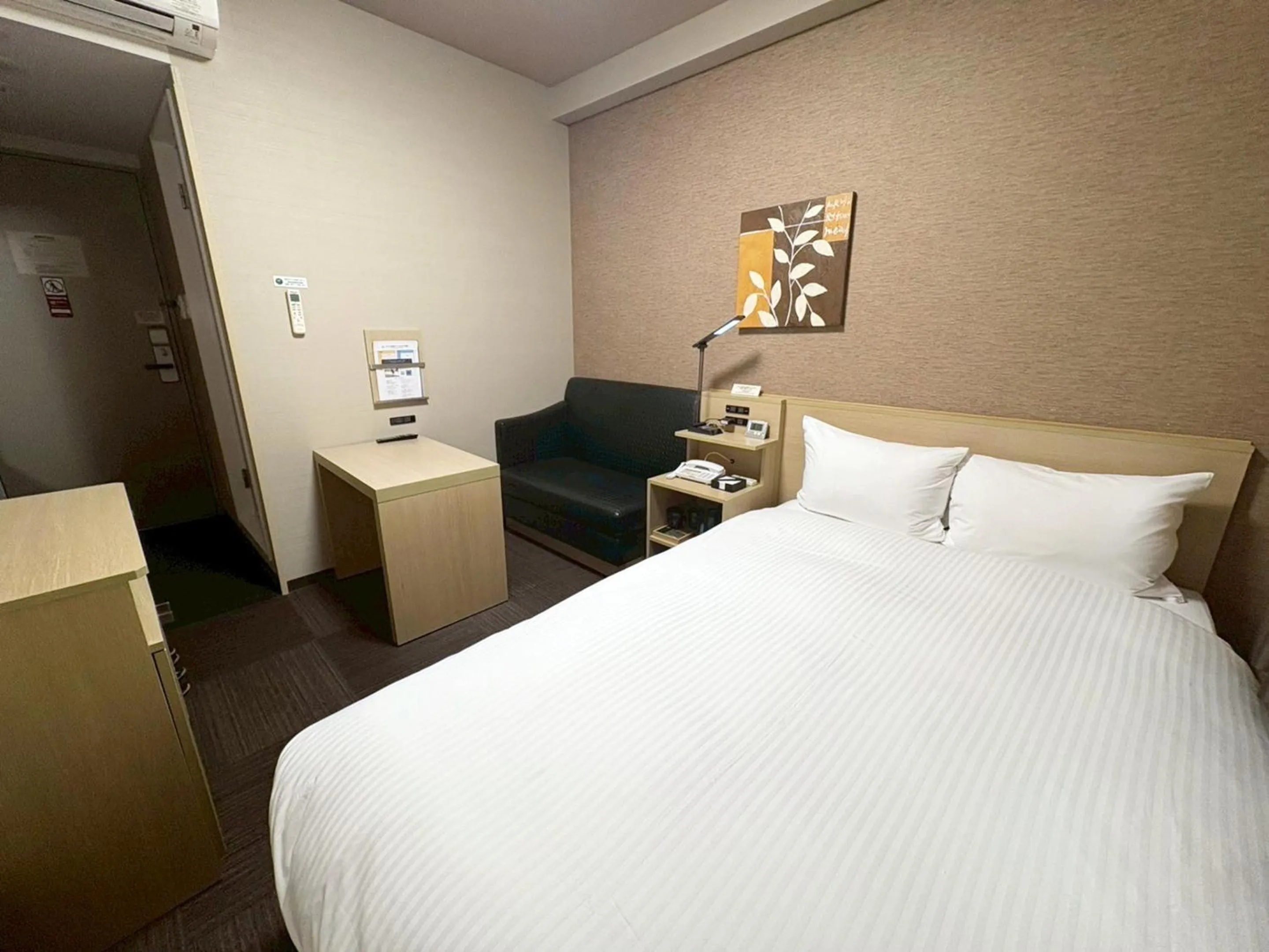 Double Room with Small Double Bed - single occupancy - Non-Smoking in Hotel Route-Inn Higashihiroshima Saijo Ekimae