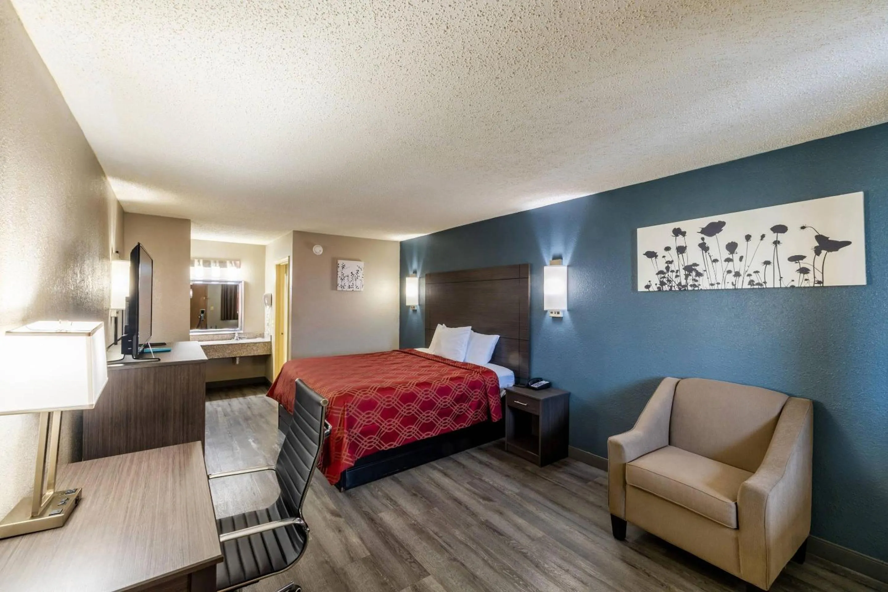 King Room - Smoking  in Rodeway Inn Prattville I-65