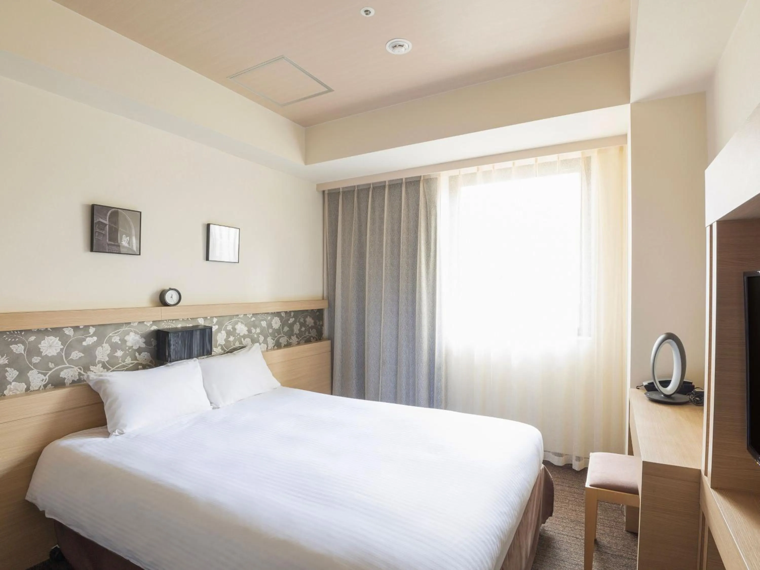 Standard Double Room - Non-Smoking in Hotel Keihan Yodoyabashi
