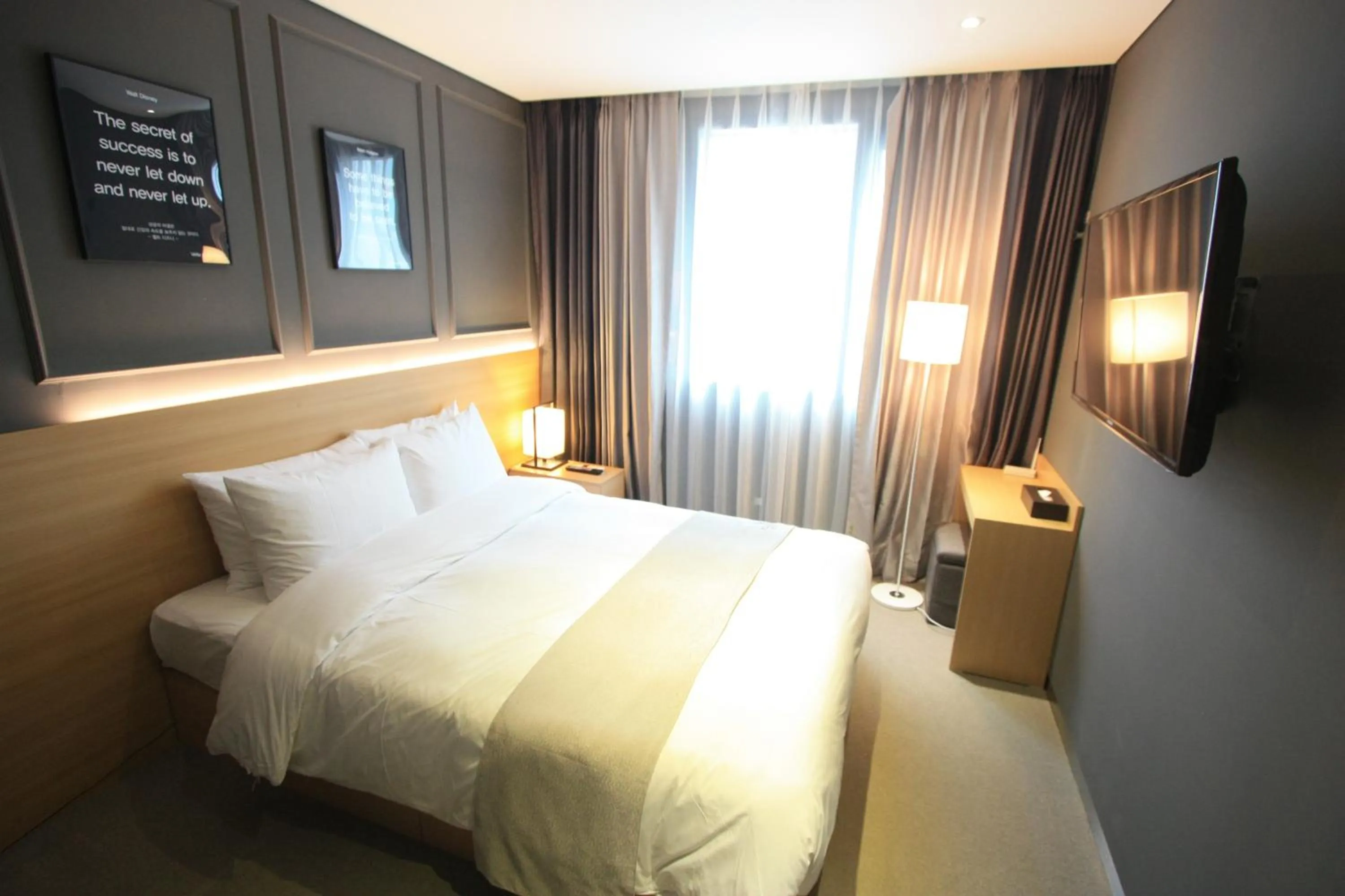 Double Room in Vella Suite Hotel