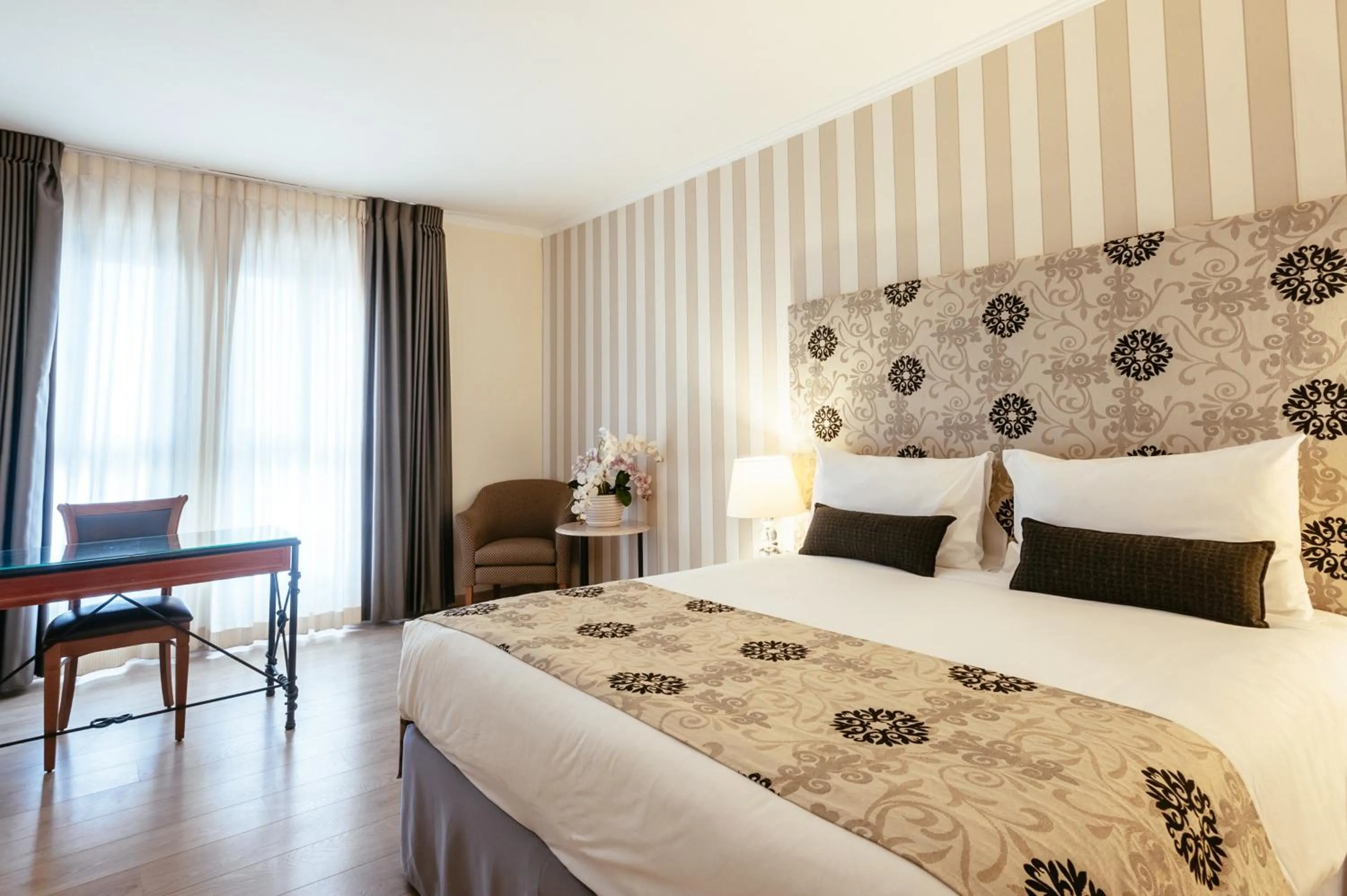 Superior Triple Room in Eldan Hotel