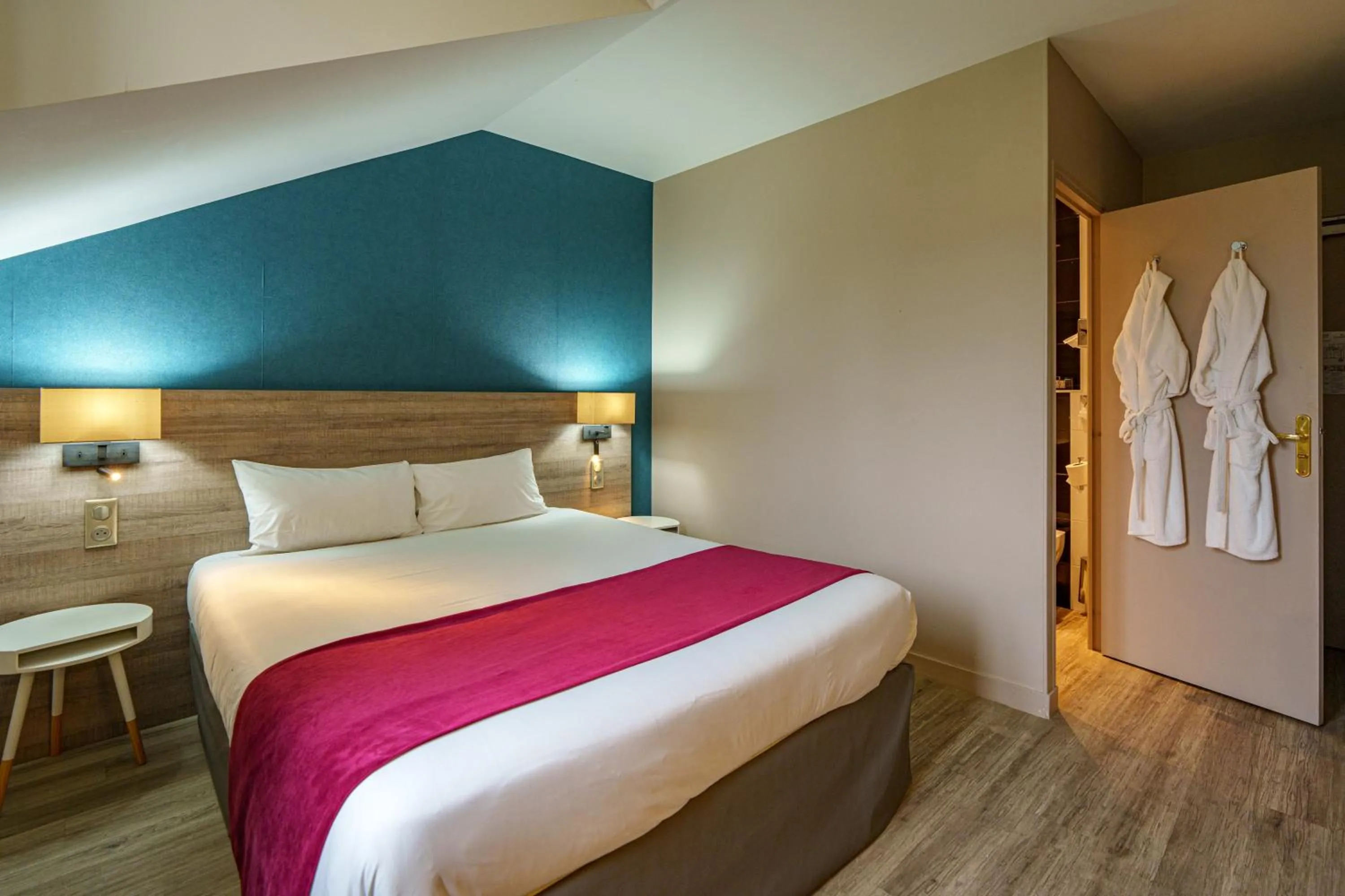 Double or Twin Room with Garden View in The Originals City, Hôtel La Saulaie, Saumur Ouest