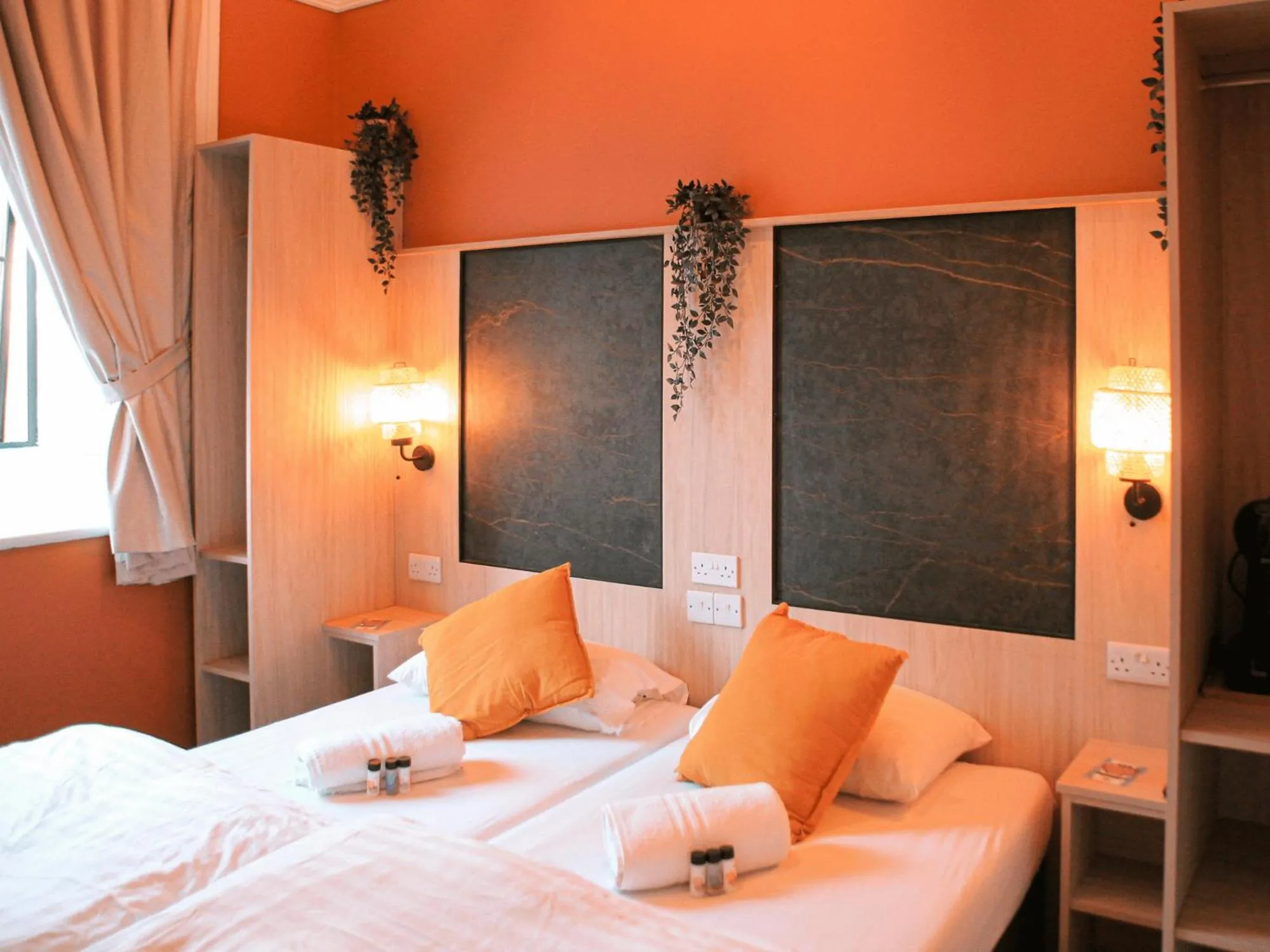 Double Room with Shared Bathroom in Gardiner House Hostel