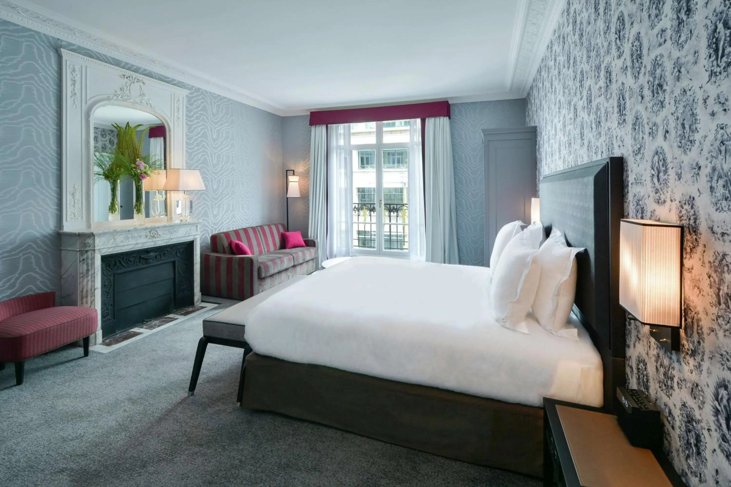 Junior Suite in Maison Astor Paris, Curio Collection by Hilton