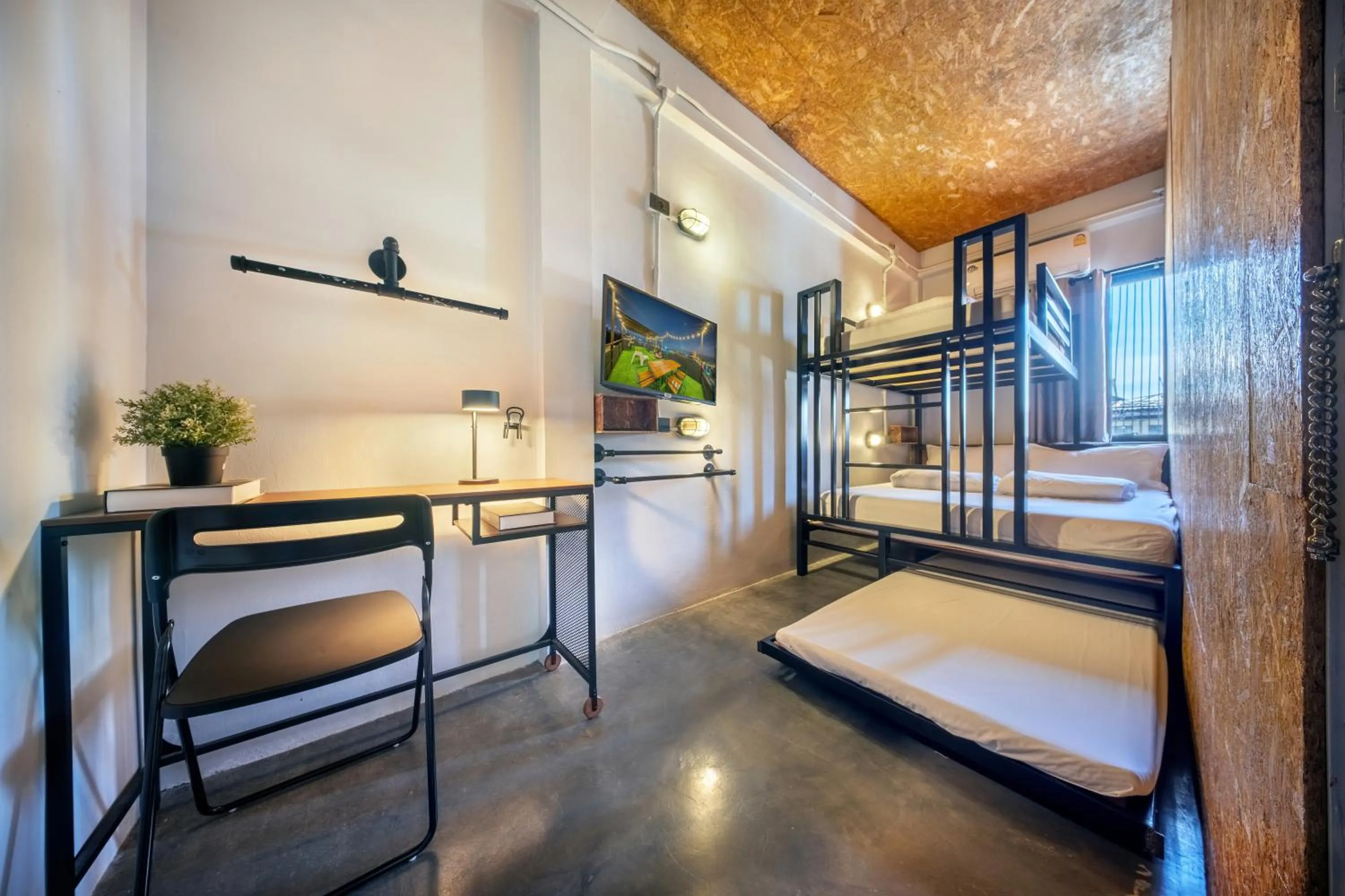 Family Room with Shared Bathroom in RALPH Bangkok