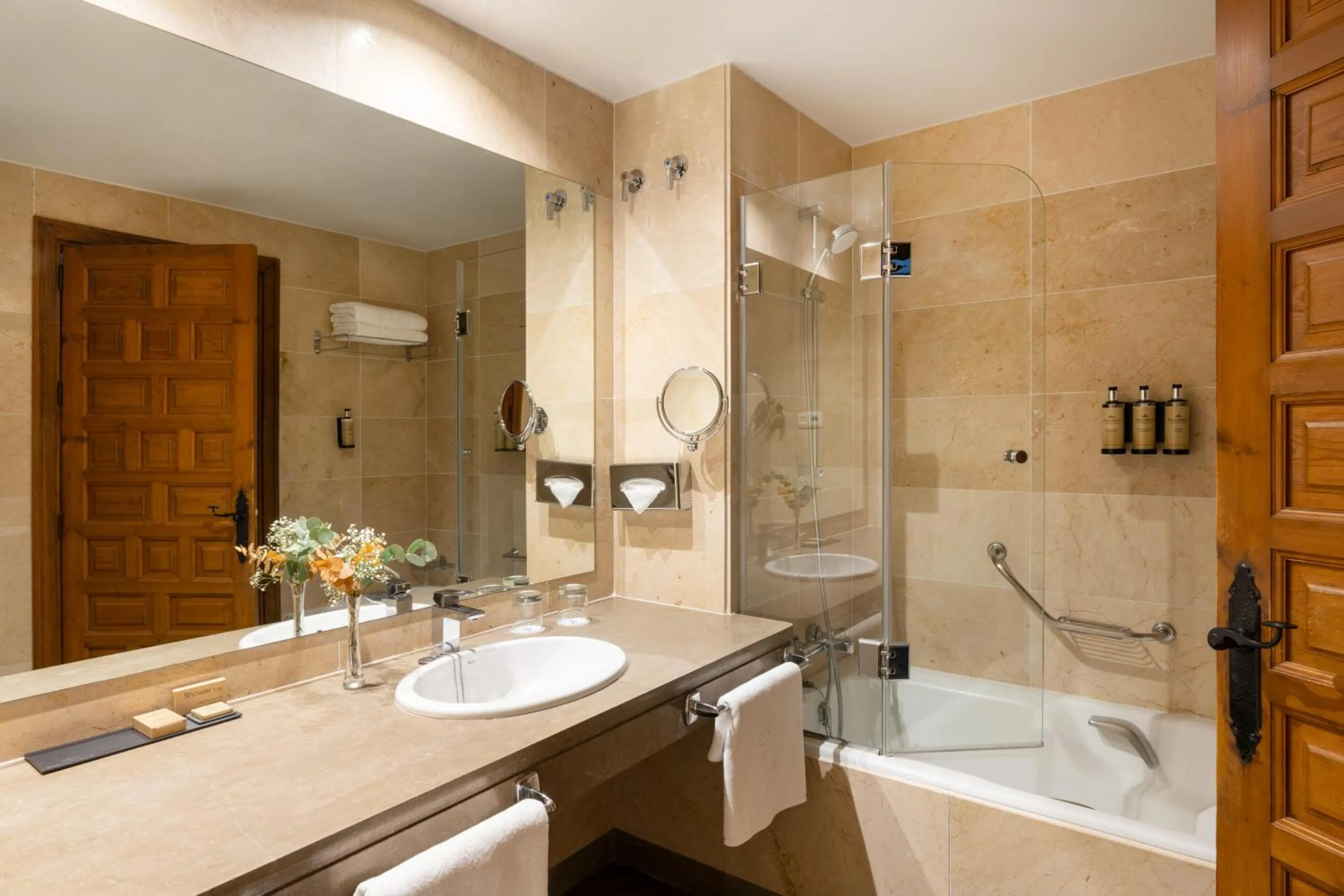 Double Standar Room (2 Adults + 1 Child) in Parador de Málaga Gibralfaro