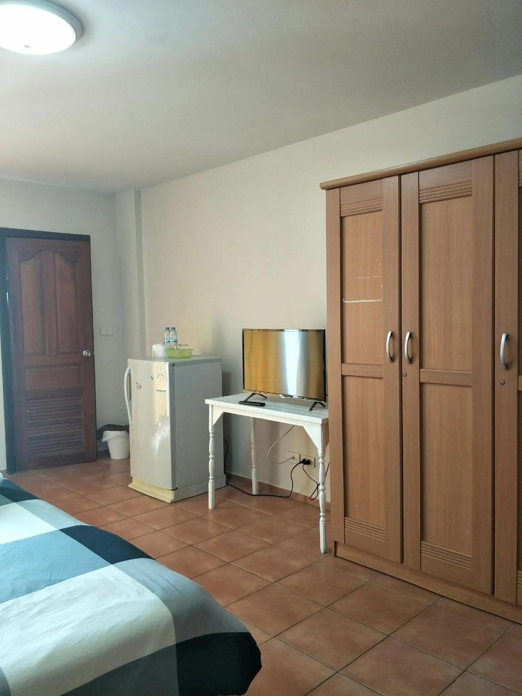 Deluxe Double Room with Extra Bed in Lomsabai Apartments