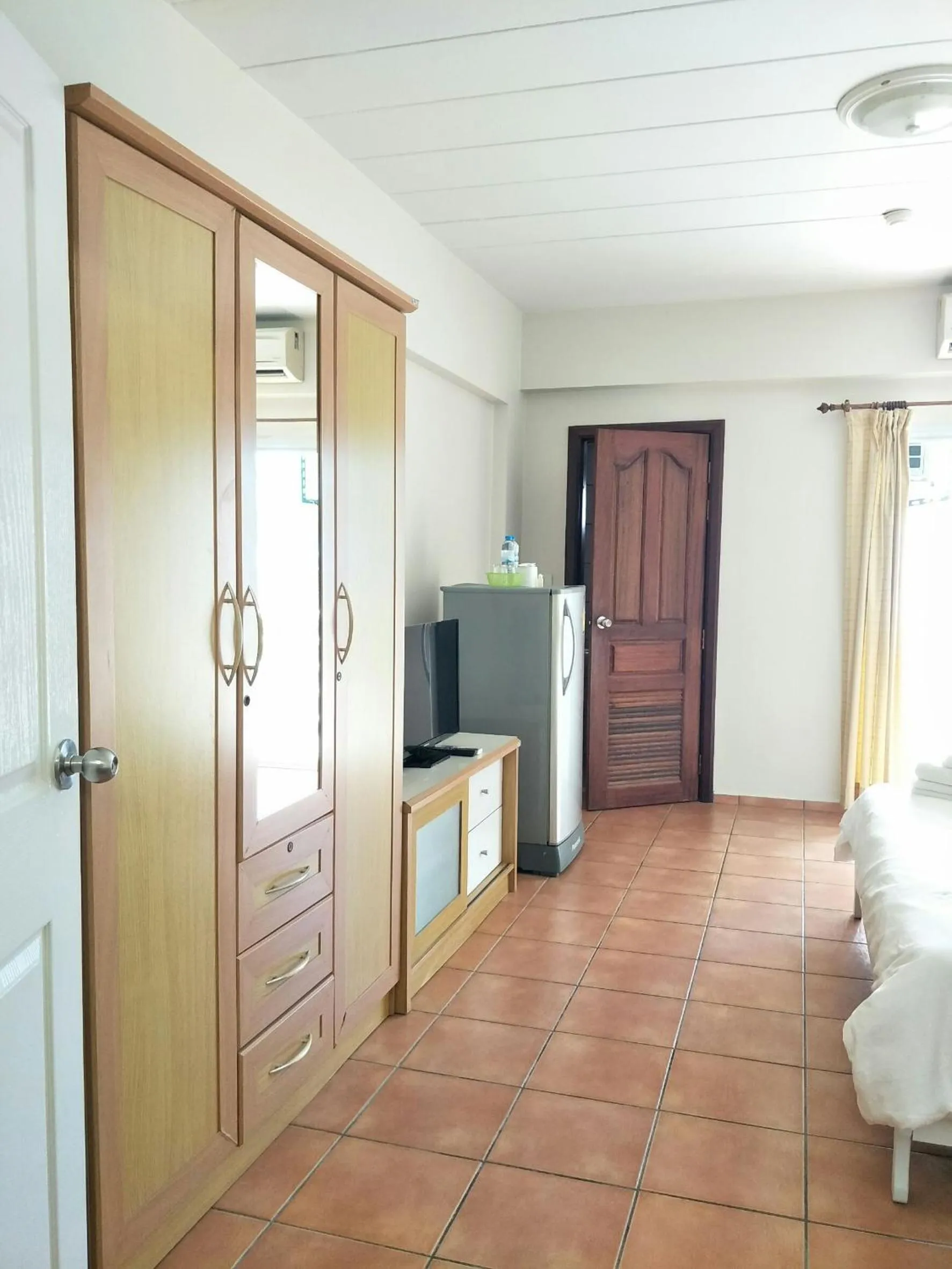 Deluxe Double Room in Lomsabai Apartments