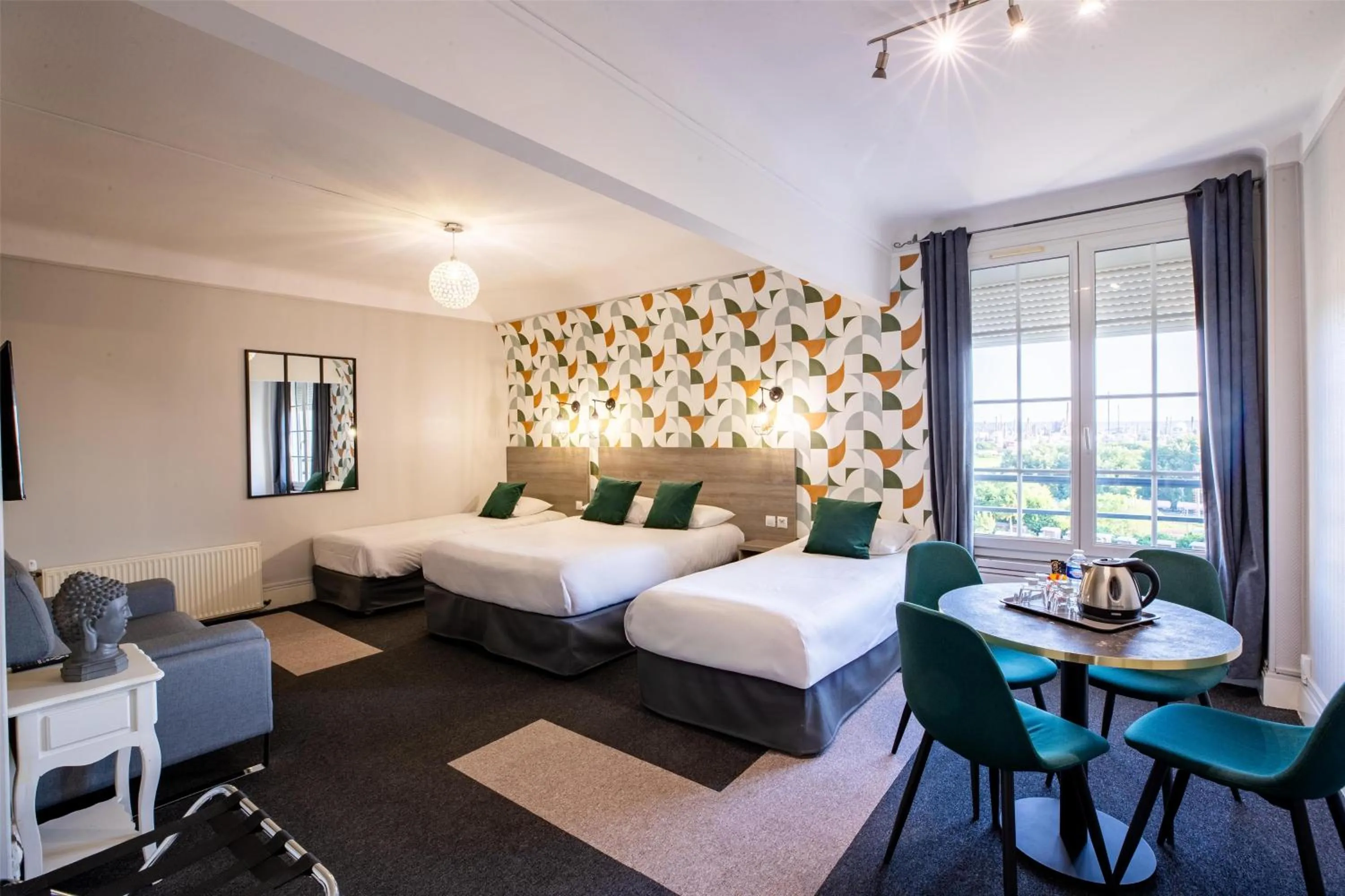 Family Room with Double Bed and Twin Beds in Sure Hotel by Best Western Port Jérome - Le Havre