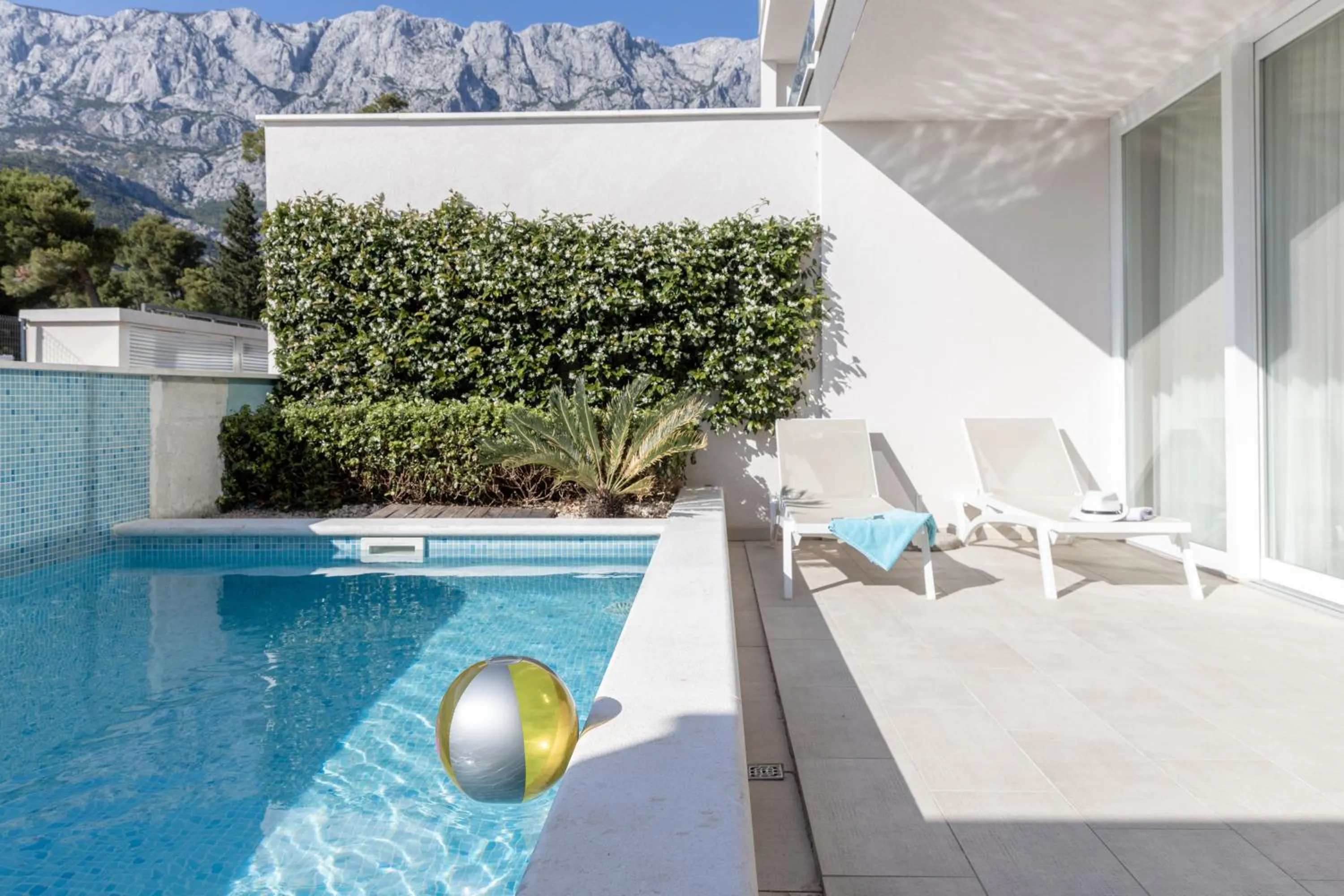 Junior Suite with Private Pool Mountain View in Romana Beach Resort