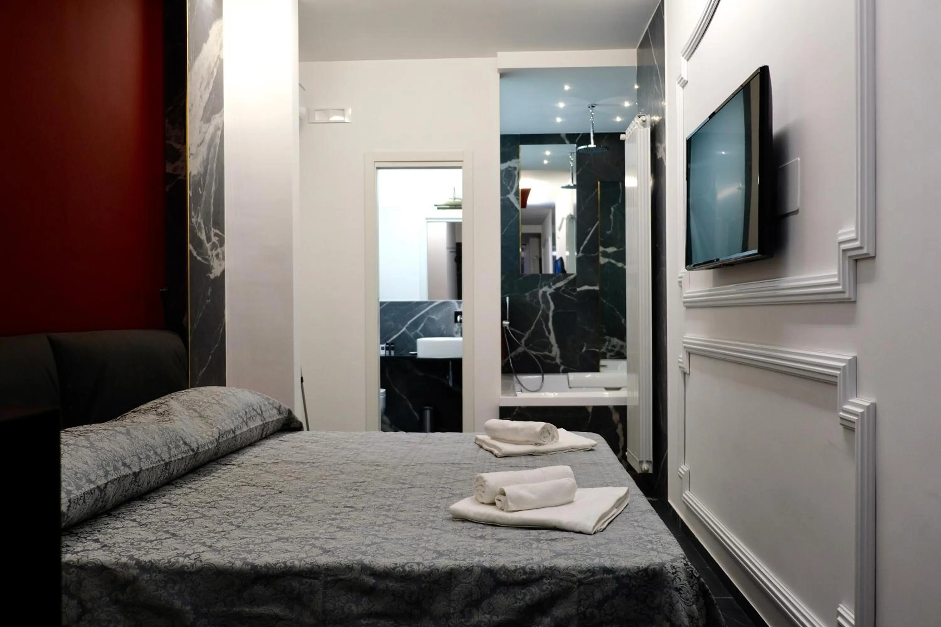 Suite with Spa Bath in The Boutique Napoli Suite