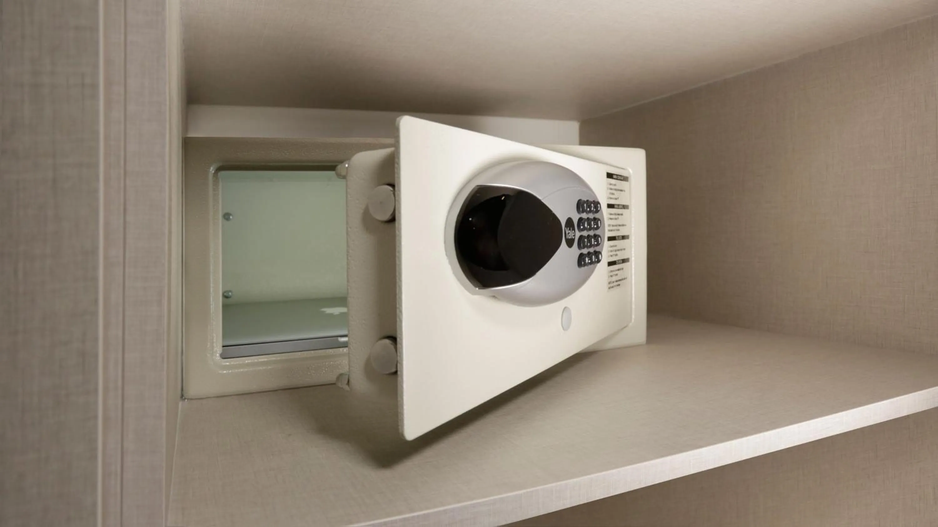 Queen Room in Life Hotel