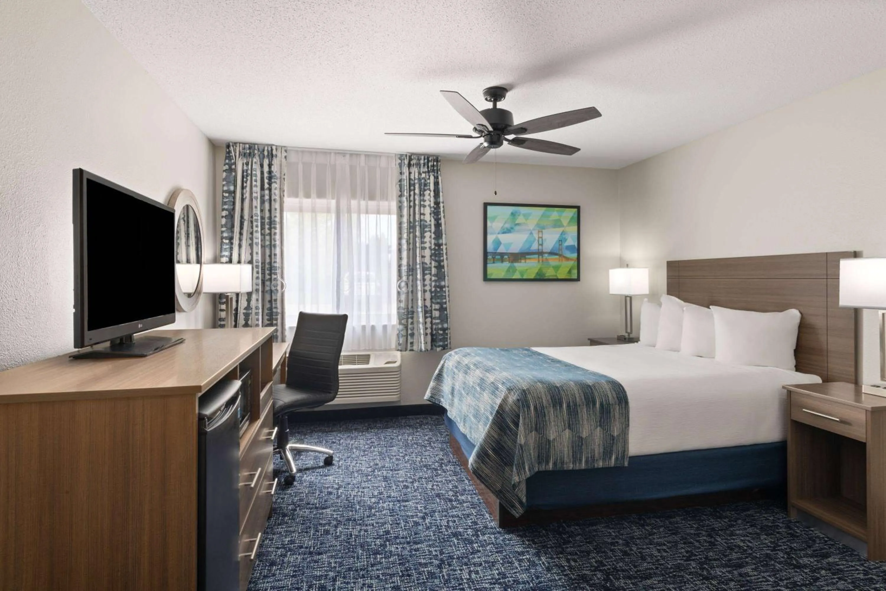 Queen Room - Mobility Access/Non-Smoking in Baymont by Wyndham Mt. Pleasant