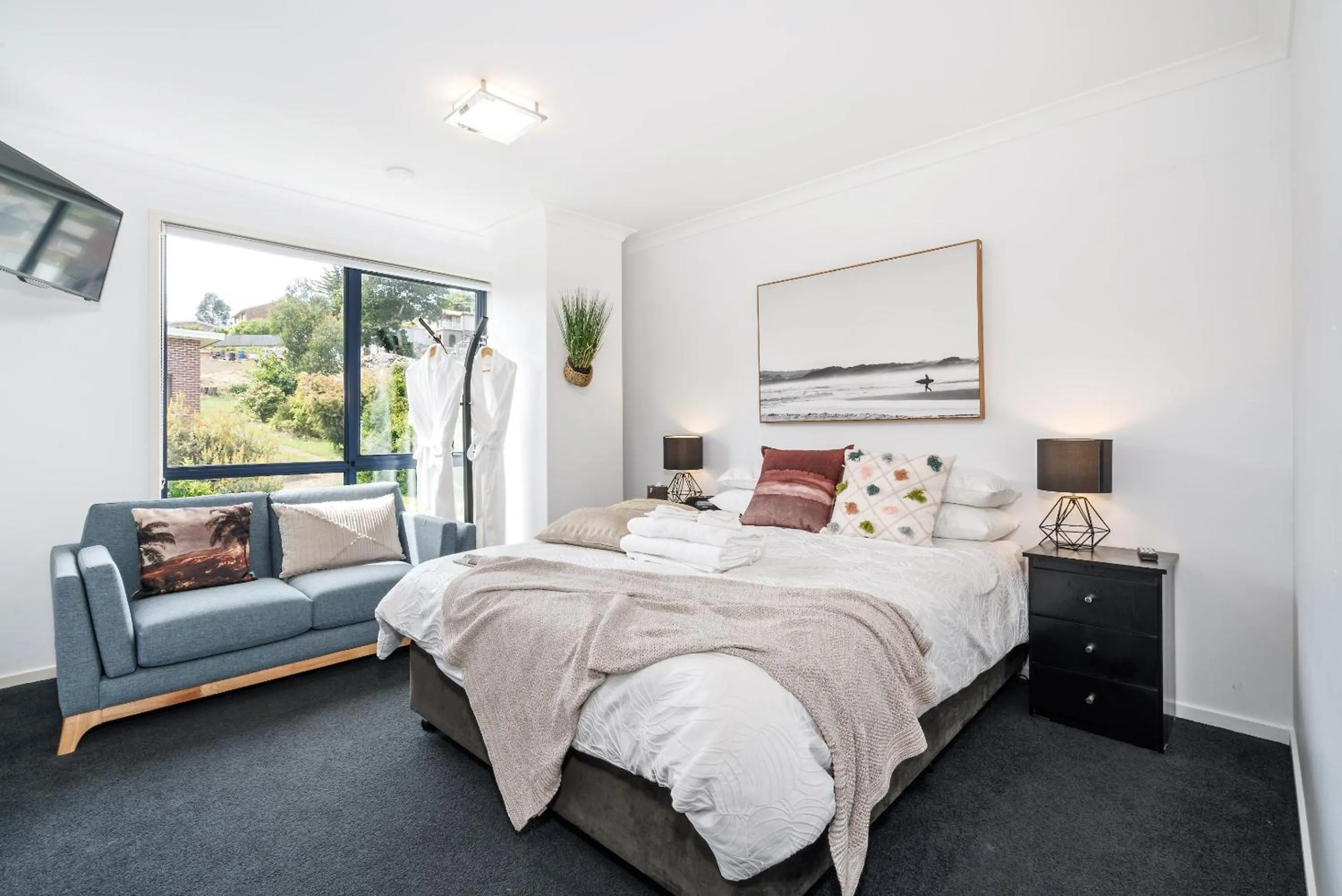 Queen Suite with Spa Bath in Madsen Retreat