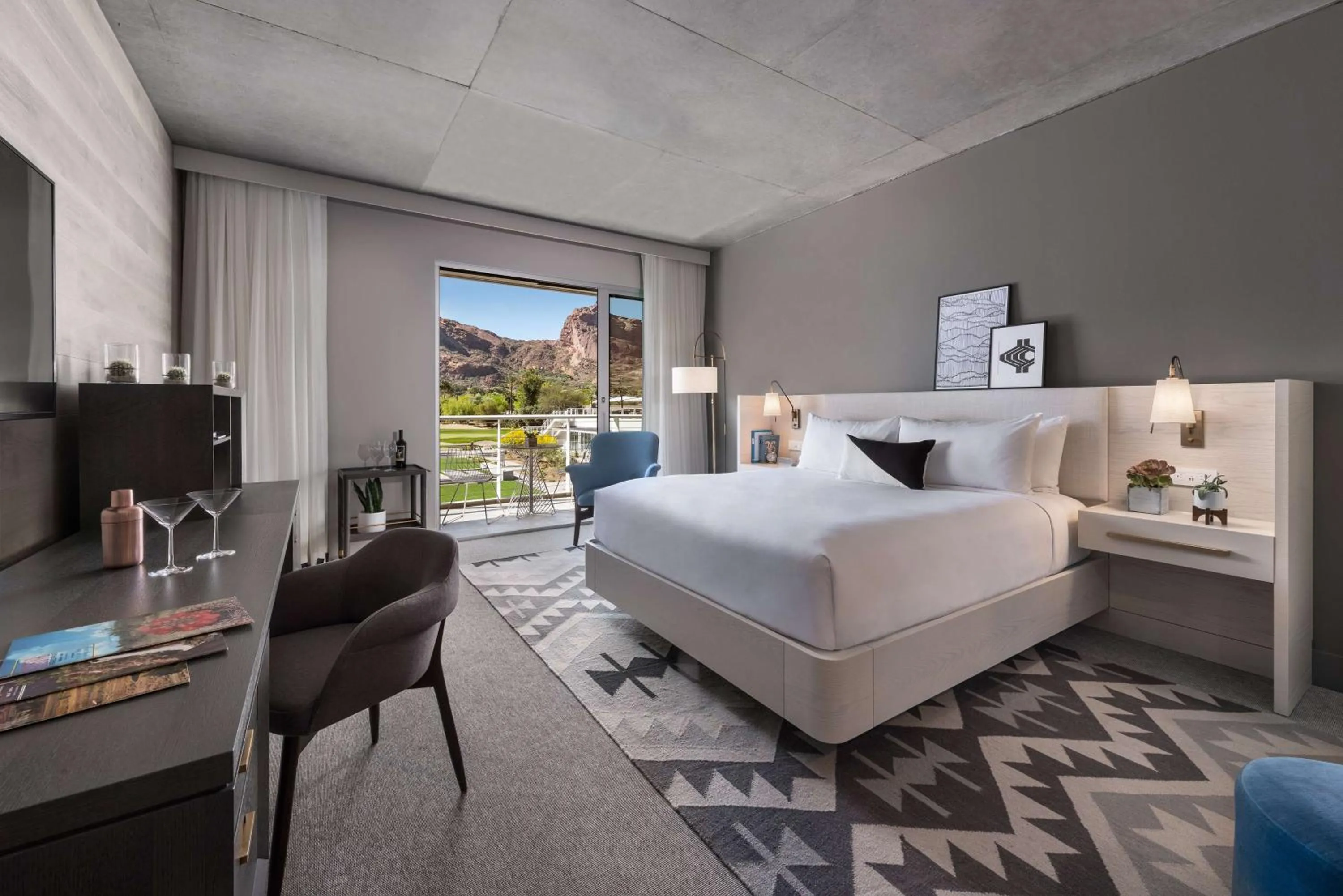 Mountain Premium King in Mountain Shadows Resort Scottsdale