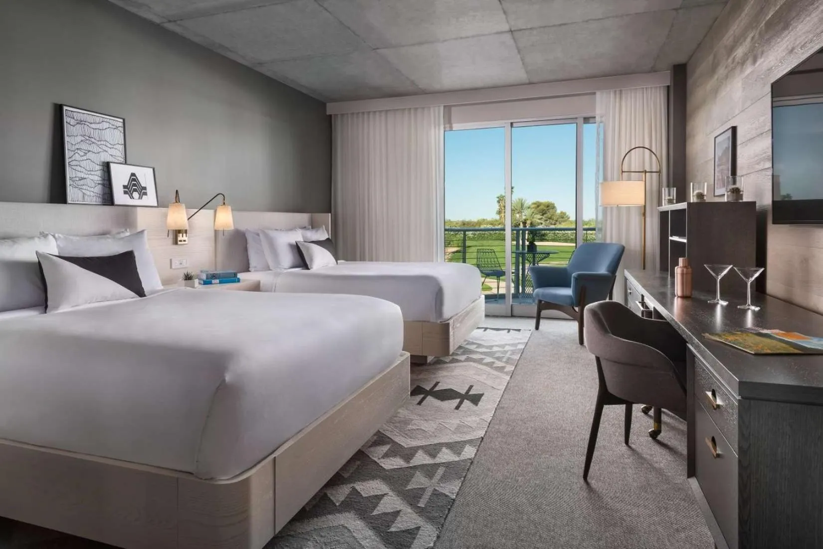 Signature Premium Queen in Mountain Shadows Resort Scottsdale