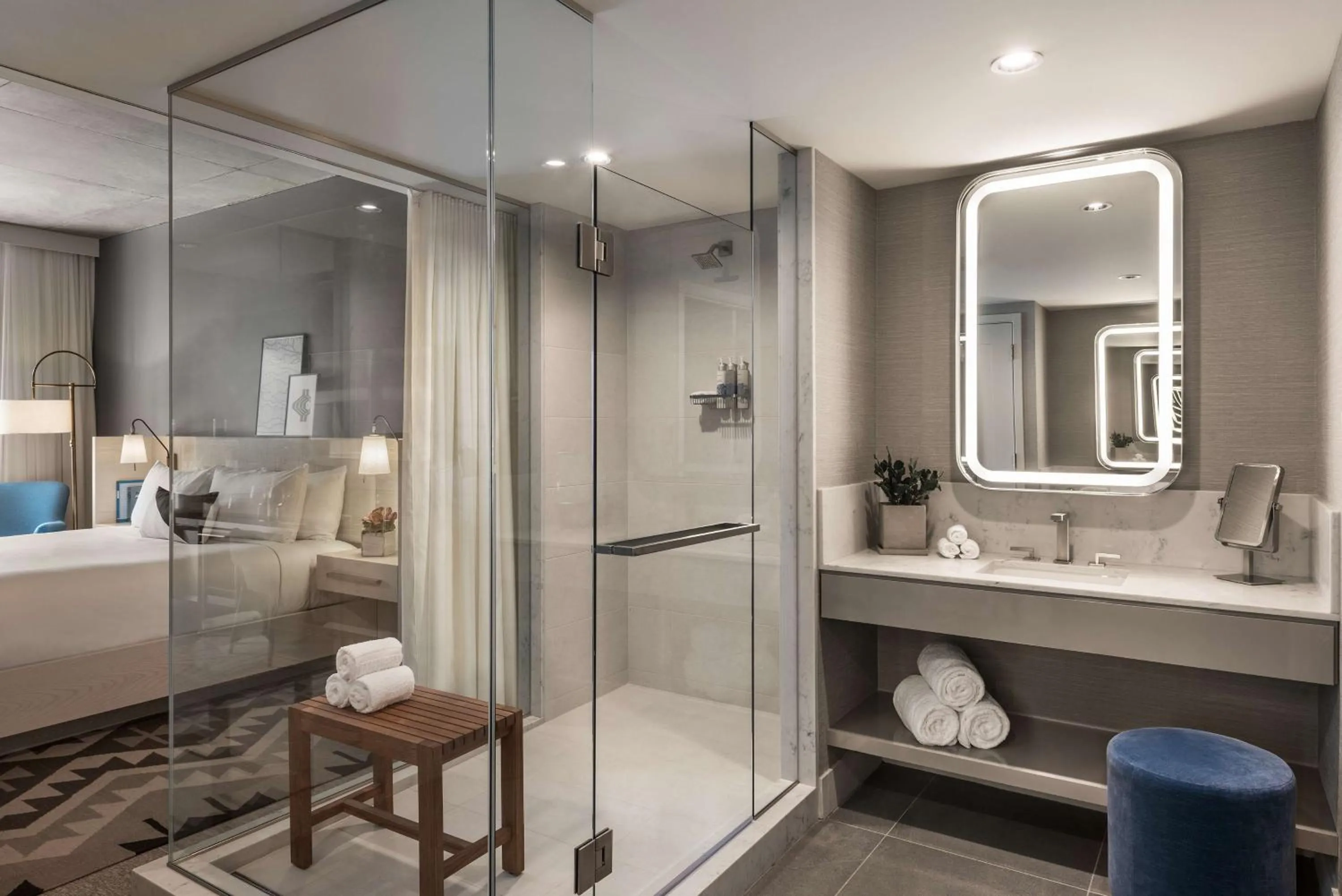 Signature Deluxe Queen in Mountain Shadows Resort Scottsdale