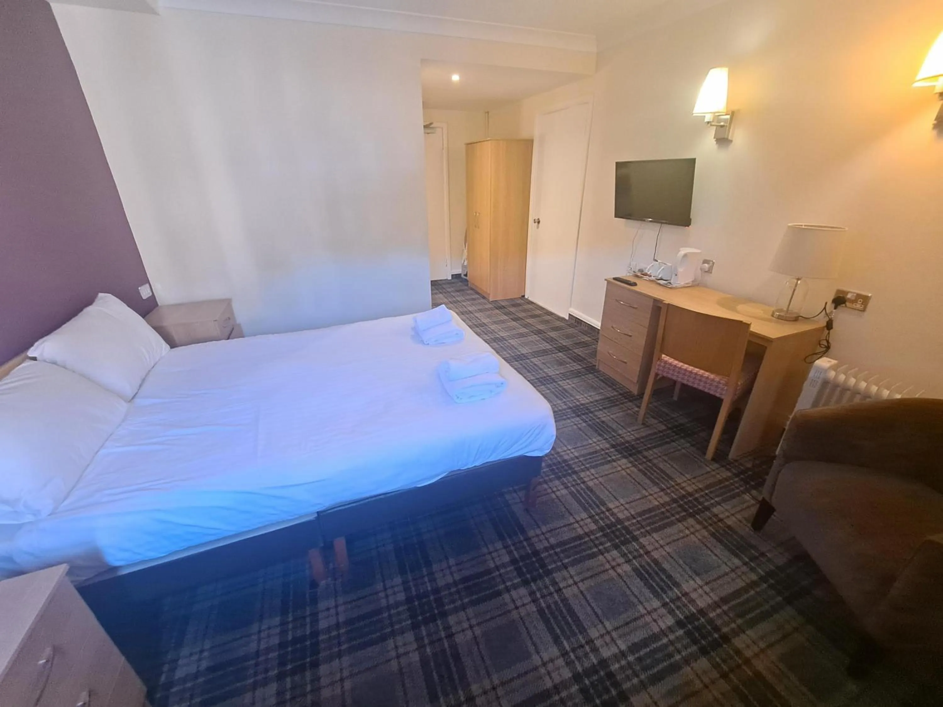 Double Room in Britannia Edinburgh Hotel