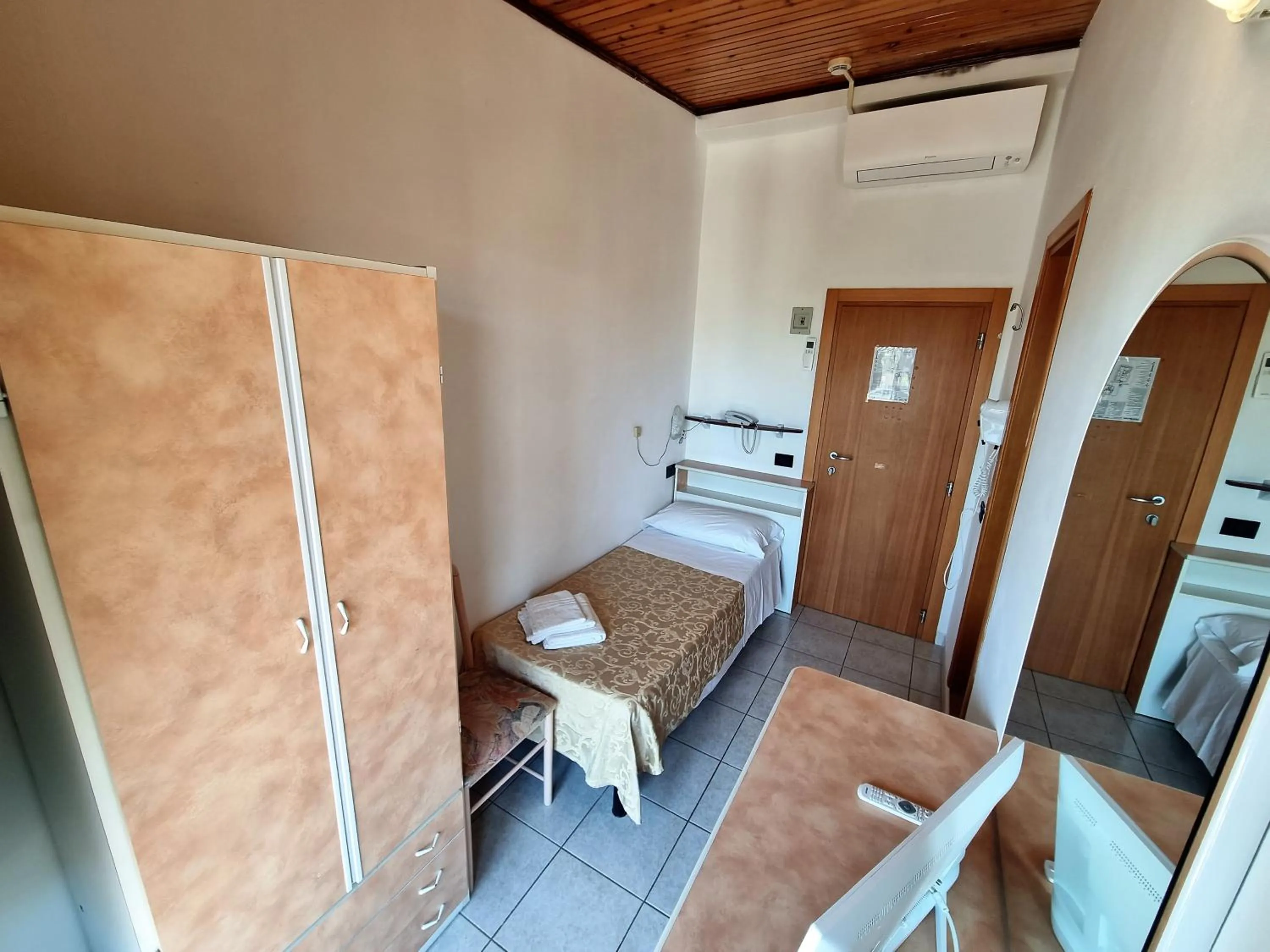 Standard Single Room in Hotel Marina