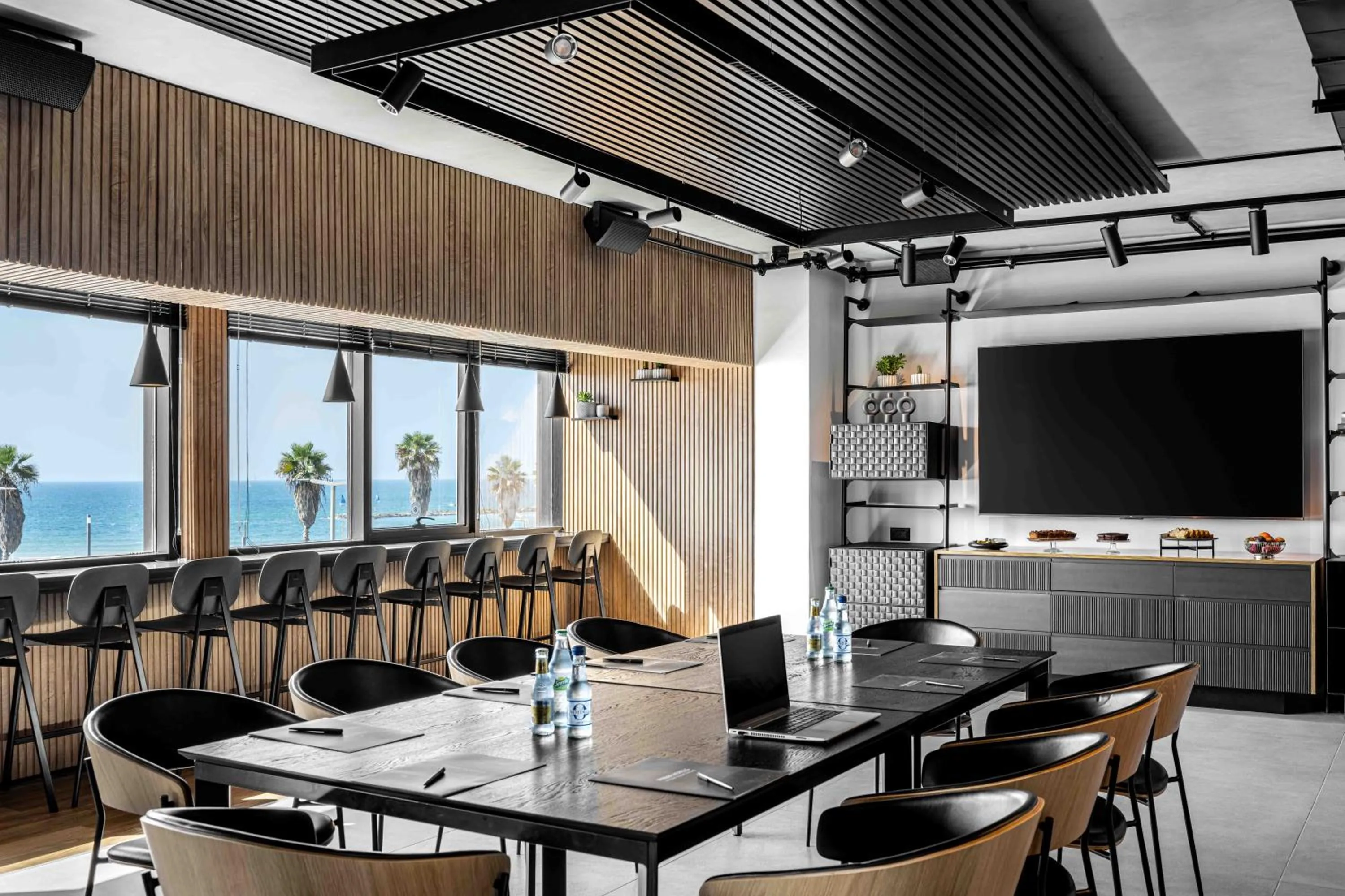 Deluxe Double or Twin Room with Sea View and Business Lounge Access in Prima Tel Aviv Hotel