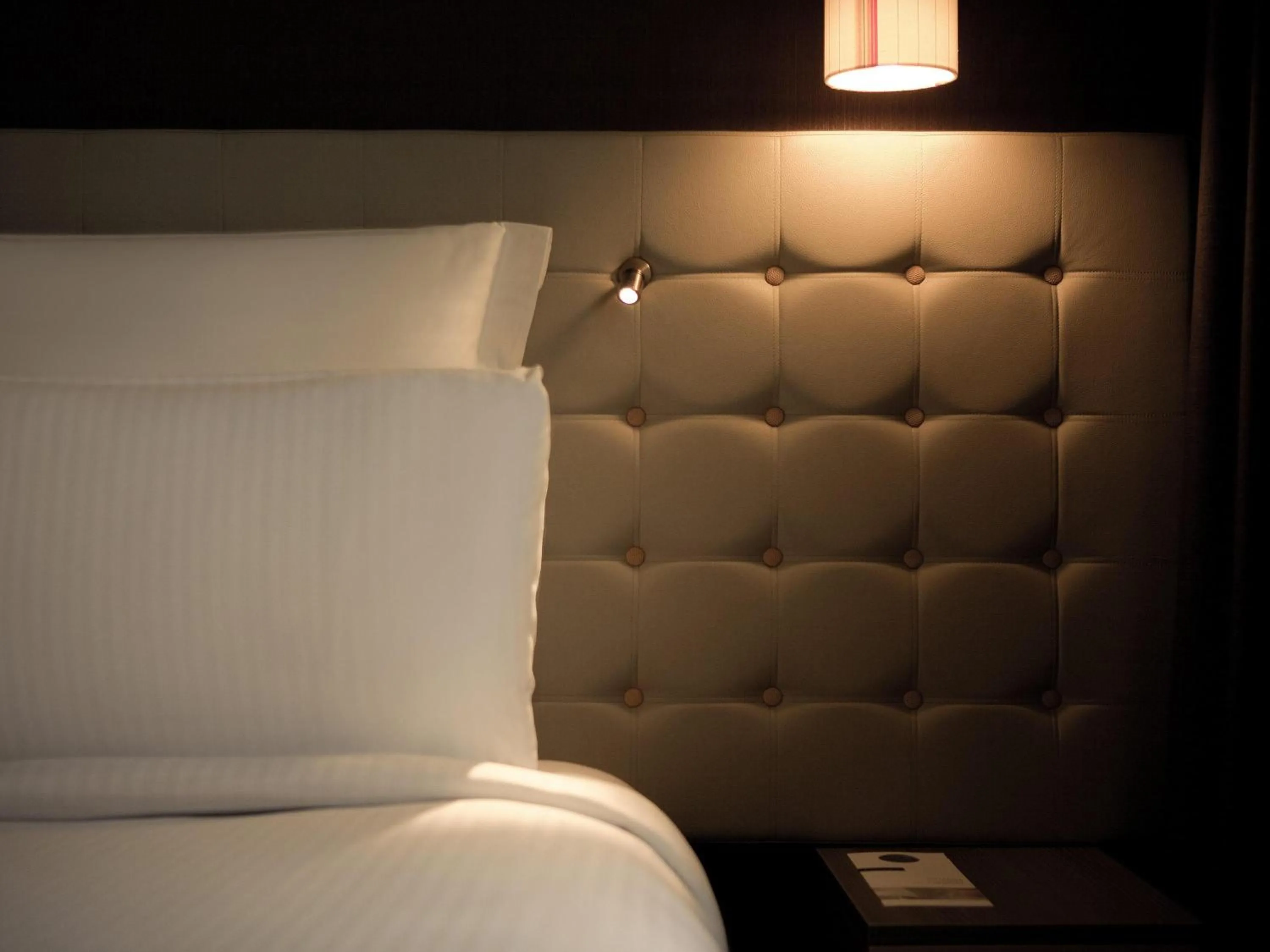 Classic Twin Room in Pullman London St Pancras