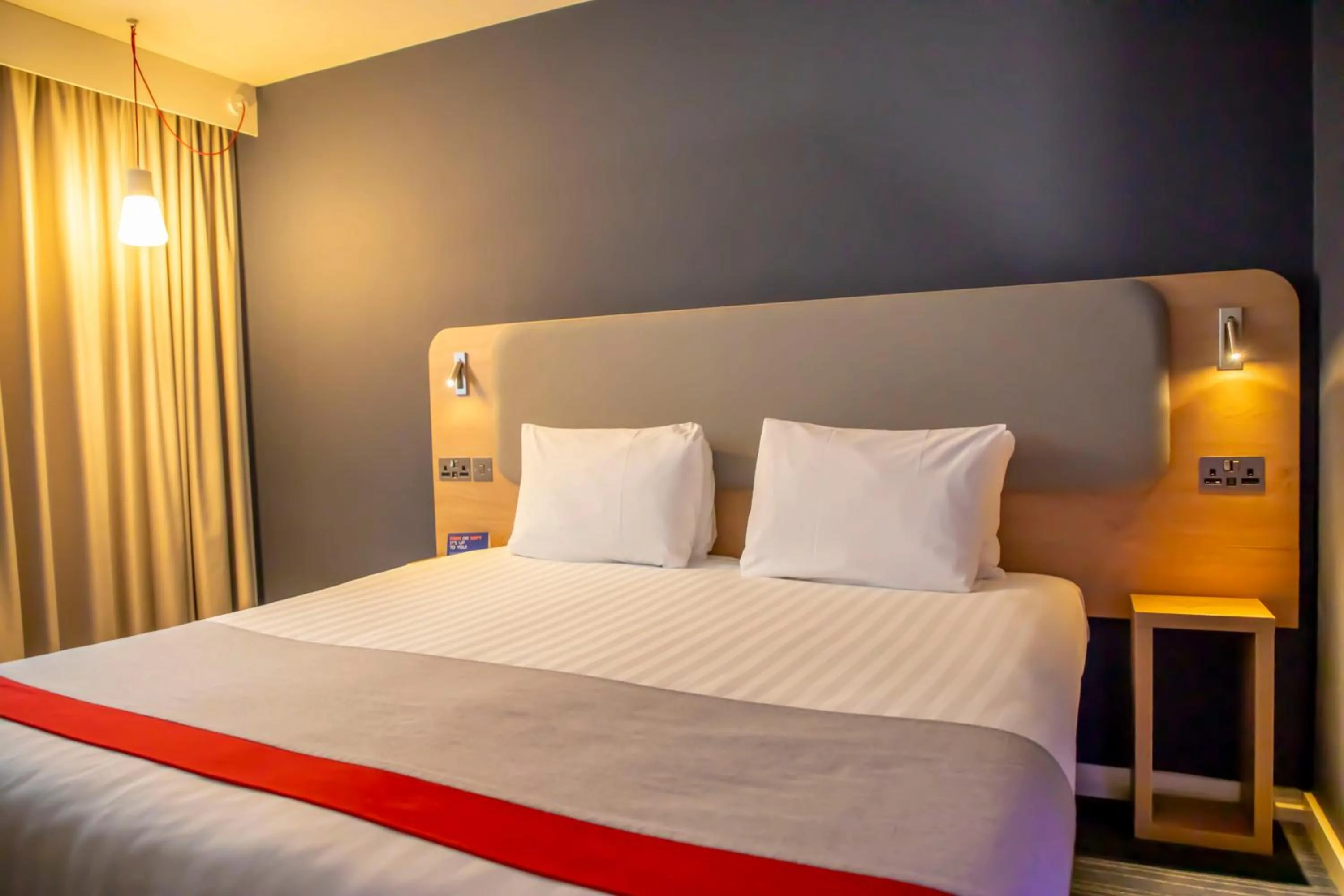 Standard Double Room with Sofa Bed and Free Hot Breakfast in Holiday Inn Express Royal Docks by IHG