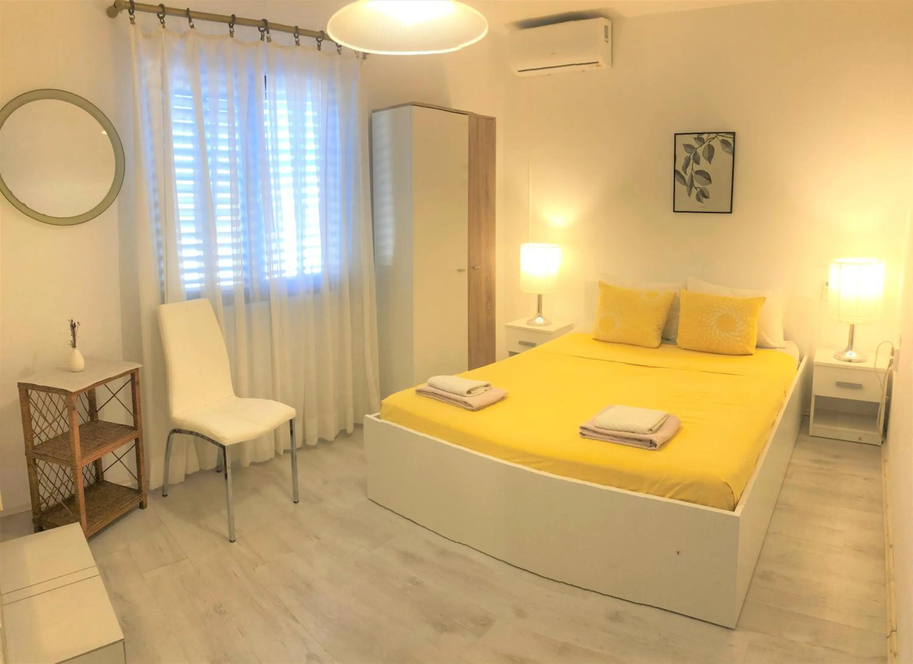 Double Room with Shared Toilet in Dragan's Den Hostel