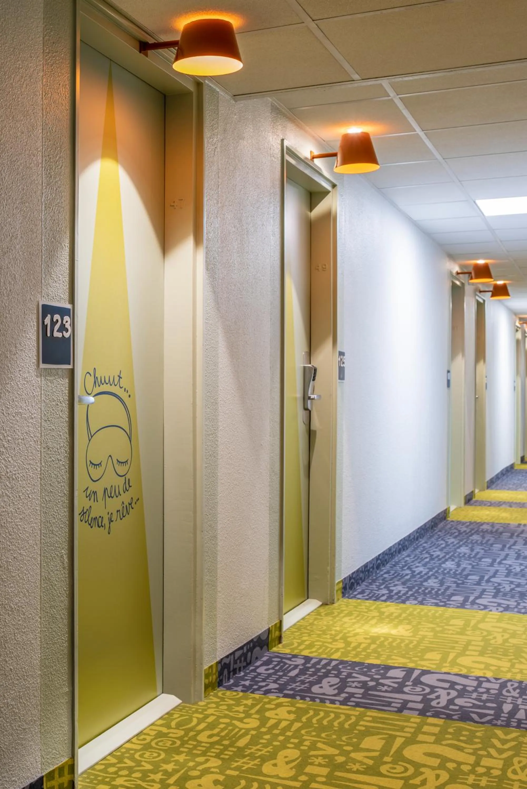 Standard Twin Room in ibis budget Saint-Ouen-l'Aumône