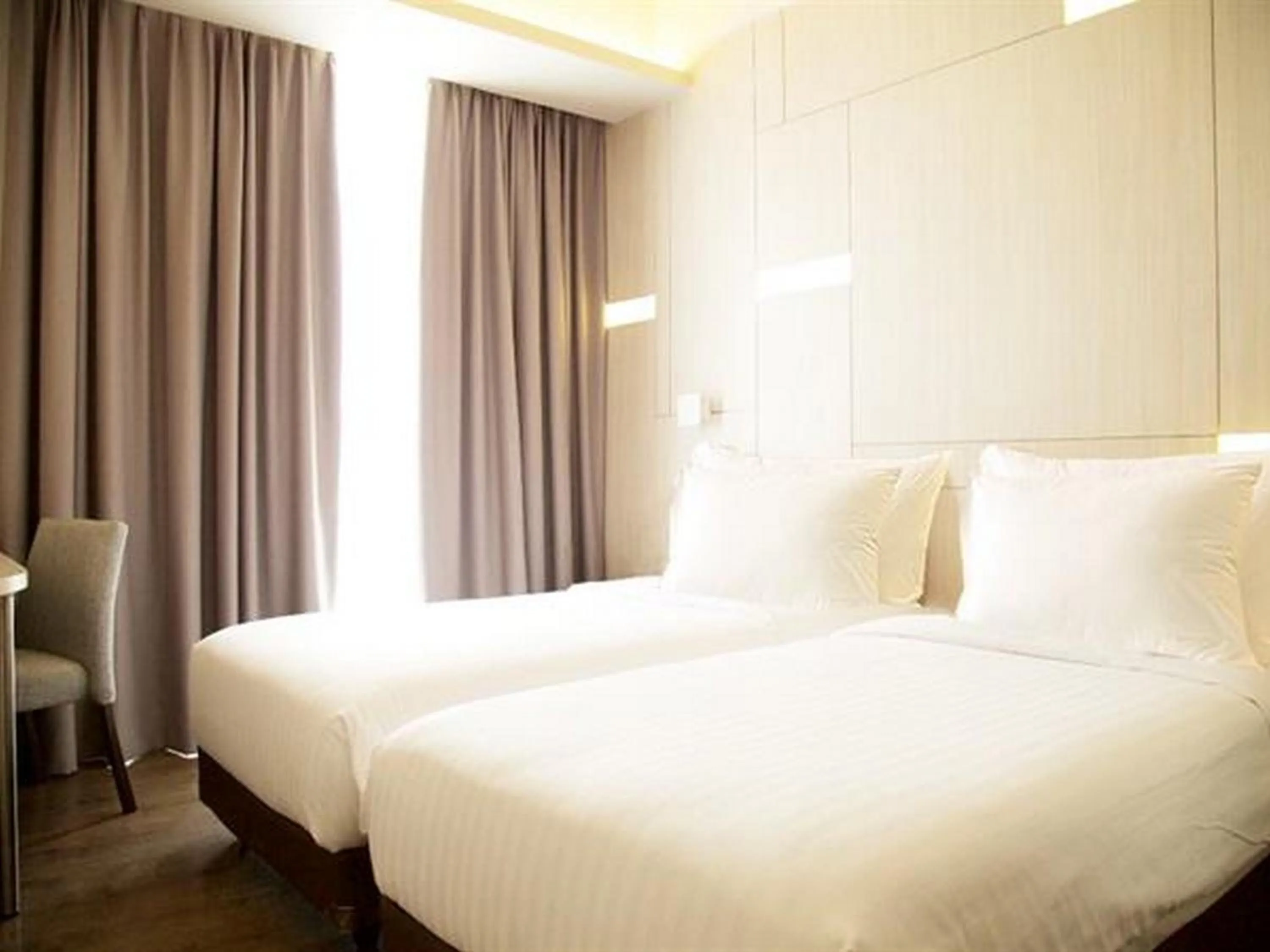 Deluxe Twin Room in Swiss-Belinn Cikarang