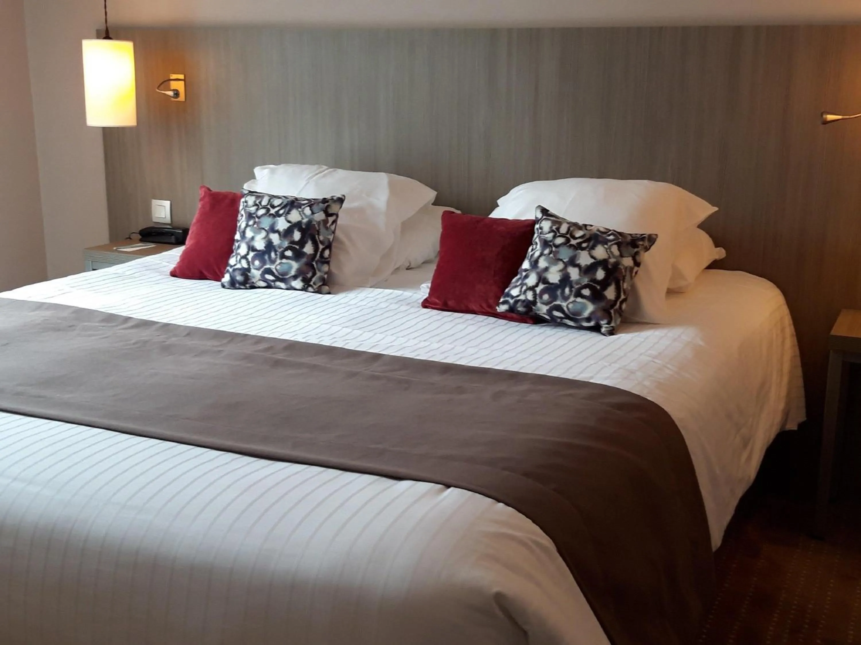 Classic Double Room in Mercure Dinan Port Le Jerzual