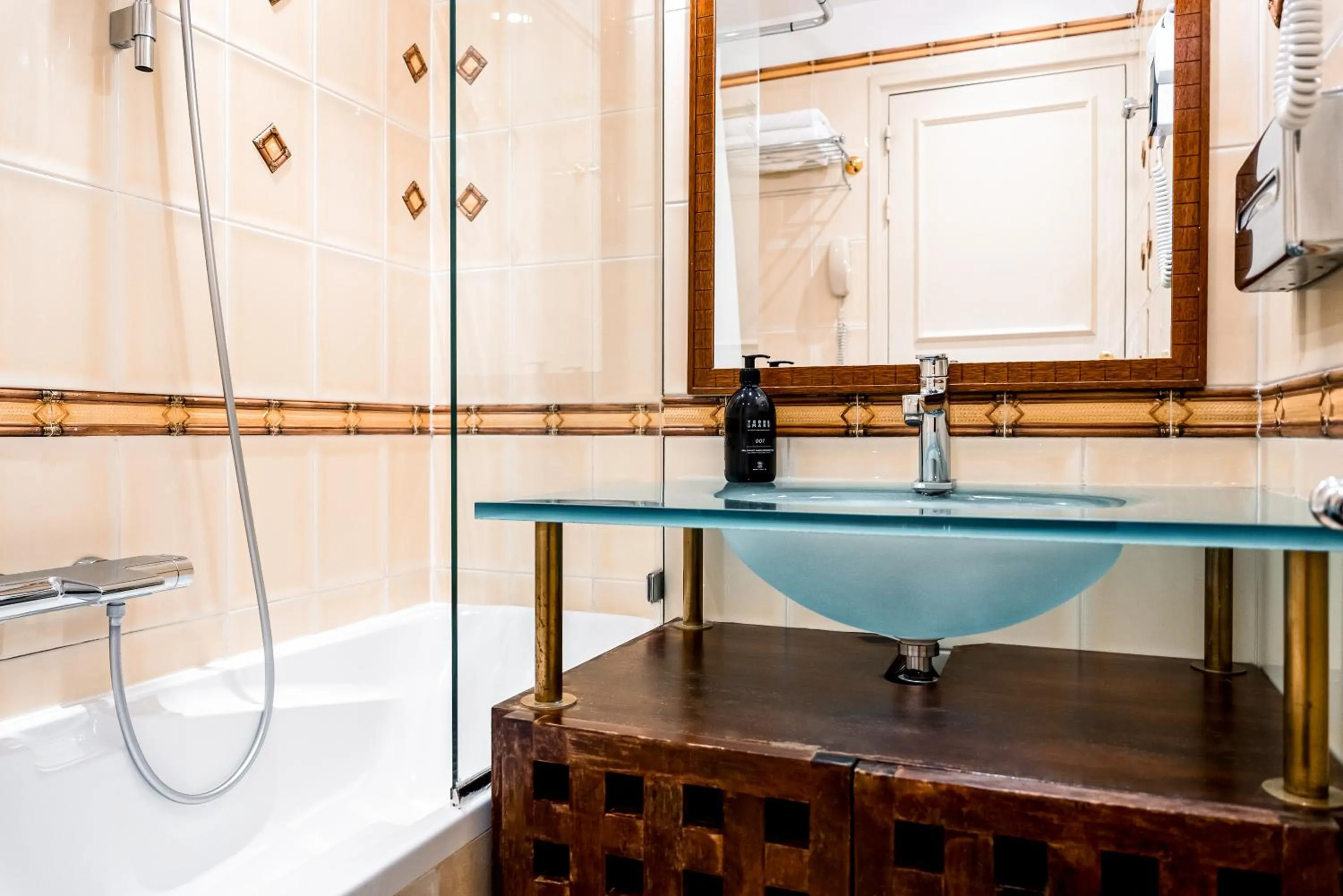 Superior Double or Twin Room in Villa Panthéon