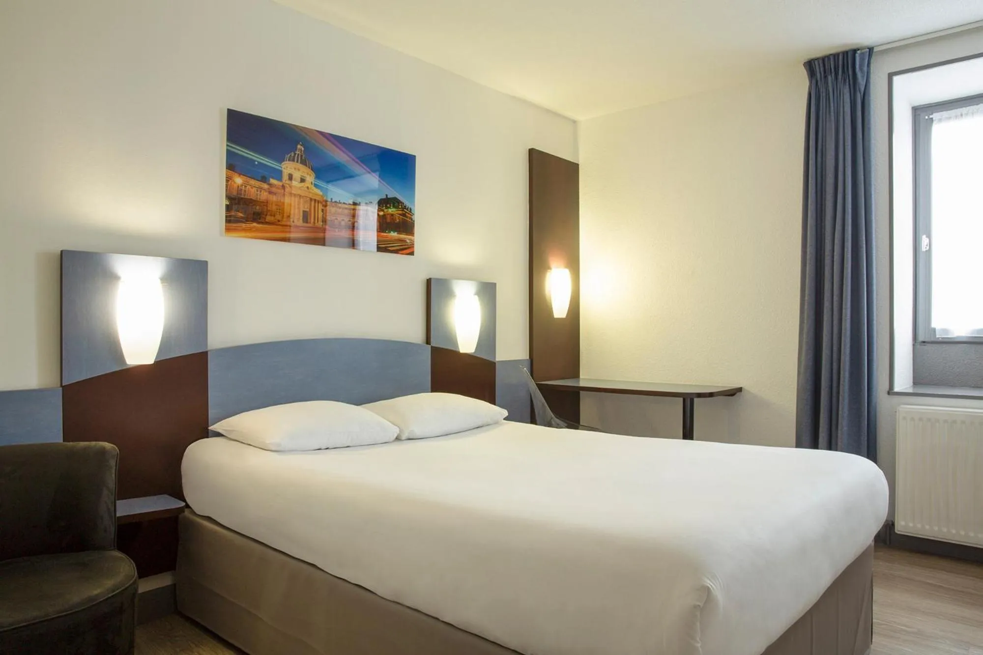 Comfort Double Room - 1-2 People in Hôtel The Originals Access - proche centre-ville - Gare