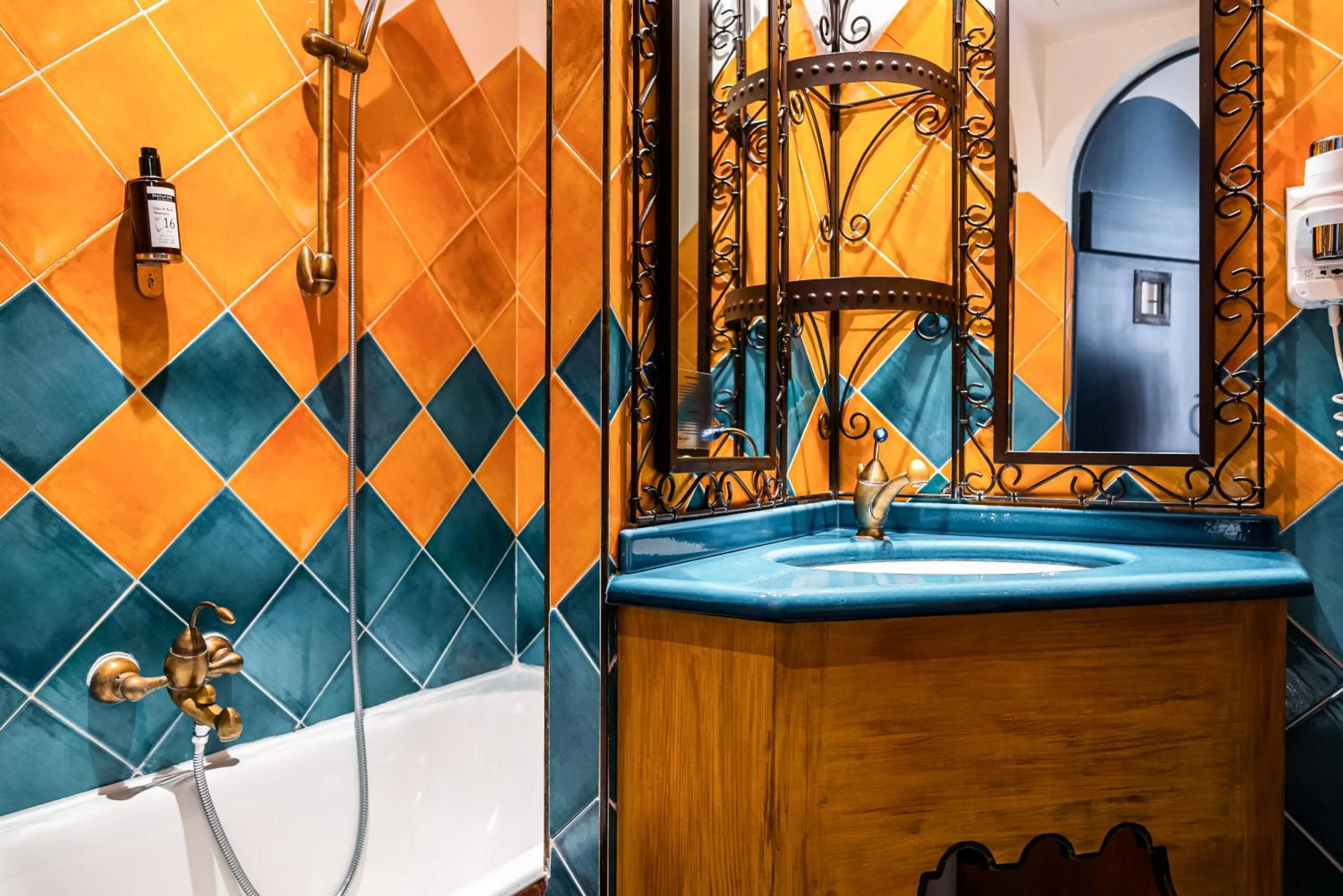 Classic Single Room in Villa Royale Montsouris