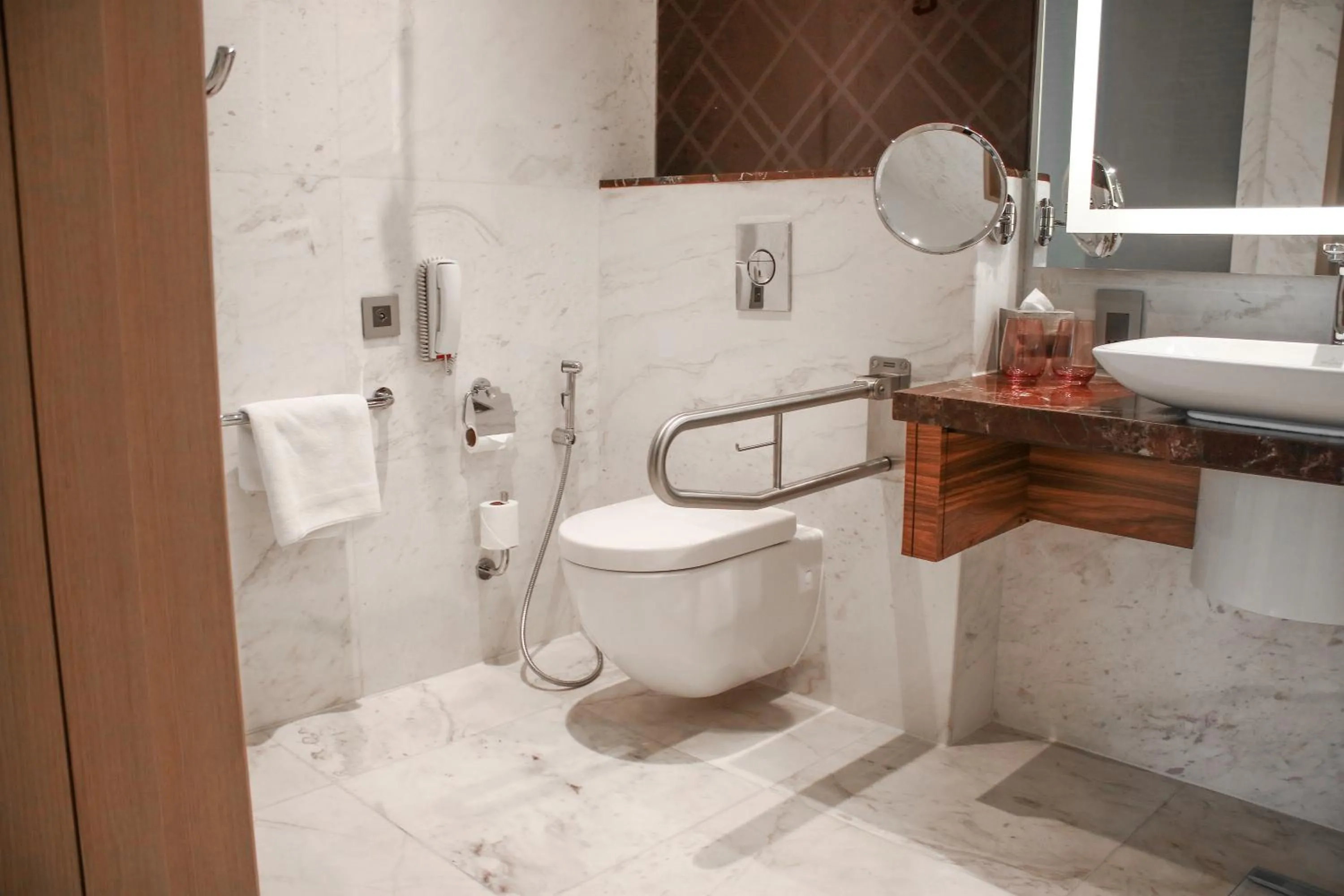 King Room - Disability Access in Millennium Plaza Doha