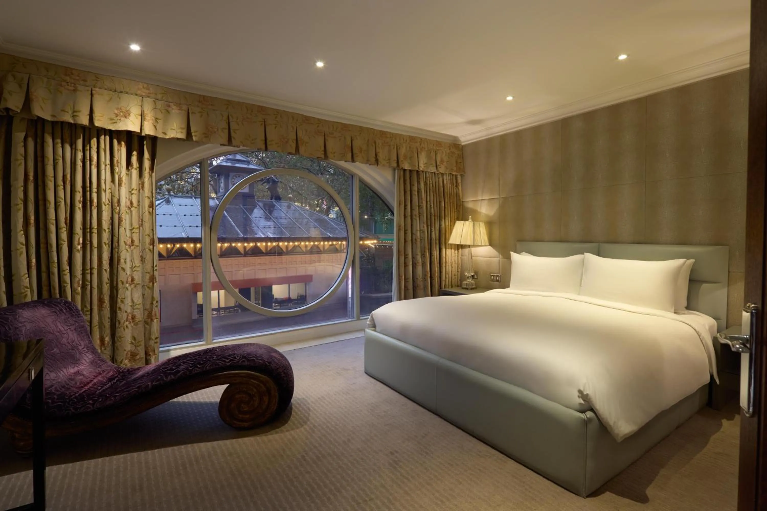 One-Bedroom Suite in Radisson Blu Hotel, London Leicester Square