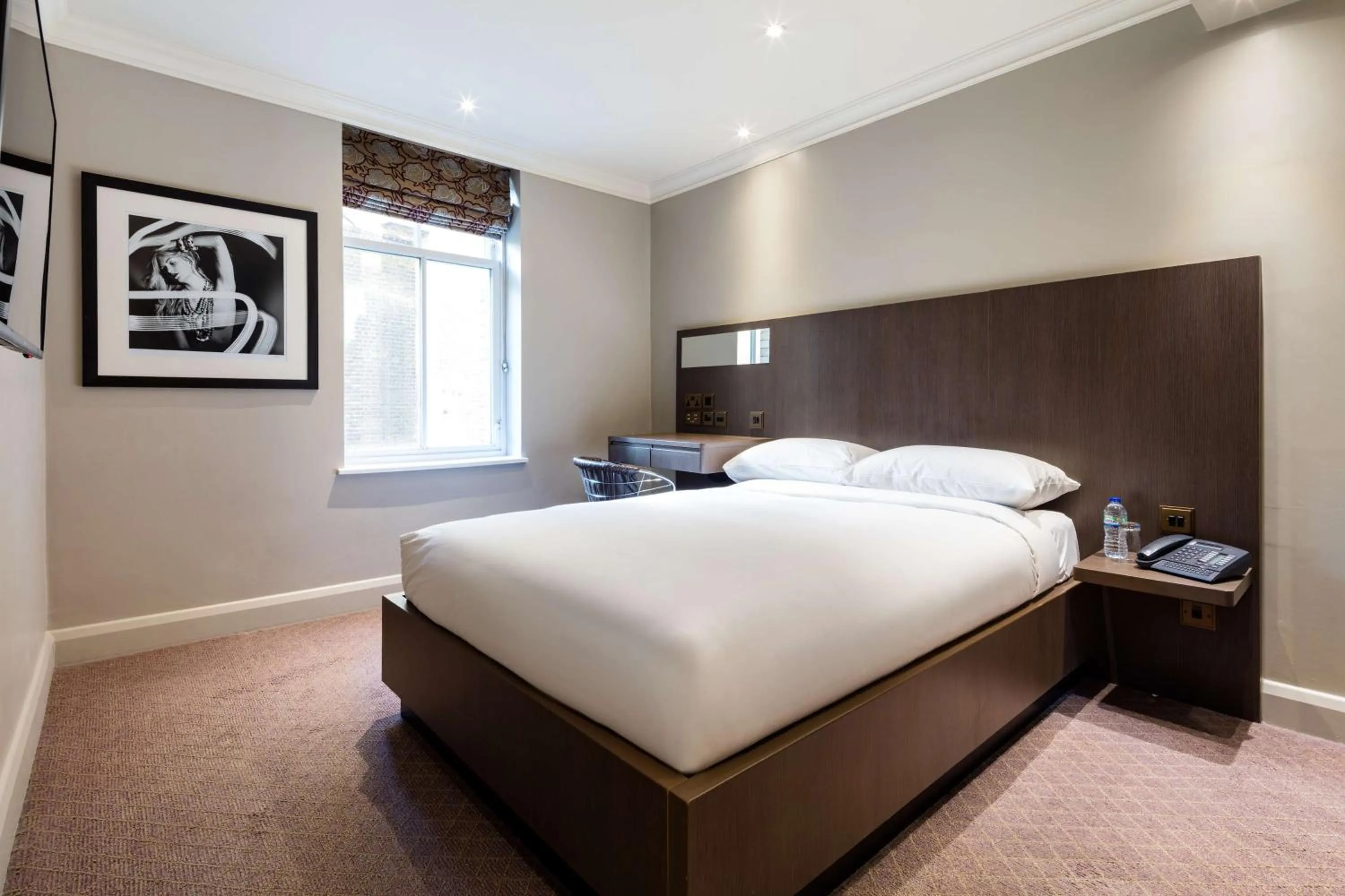 Standard Double Room in Radisson Blu Hotel, London Bloomsbury