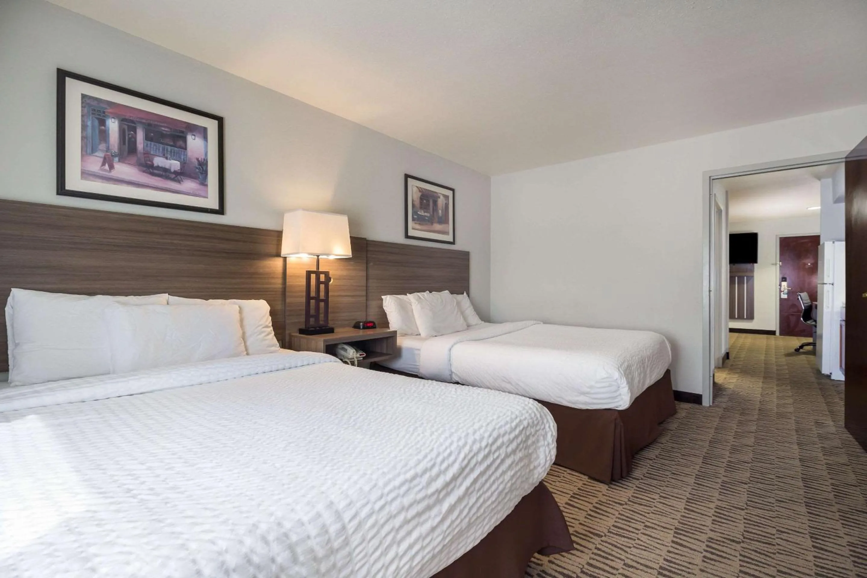 Queen Suite with Two Queen Beds and Sofabed - Non Smoking in Clarion Pointe Charleston - West Ashley