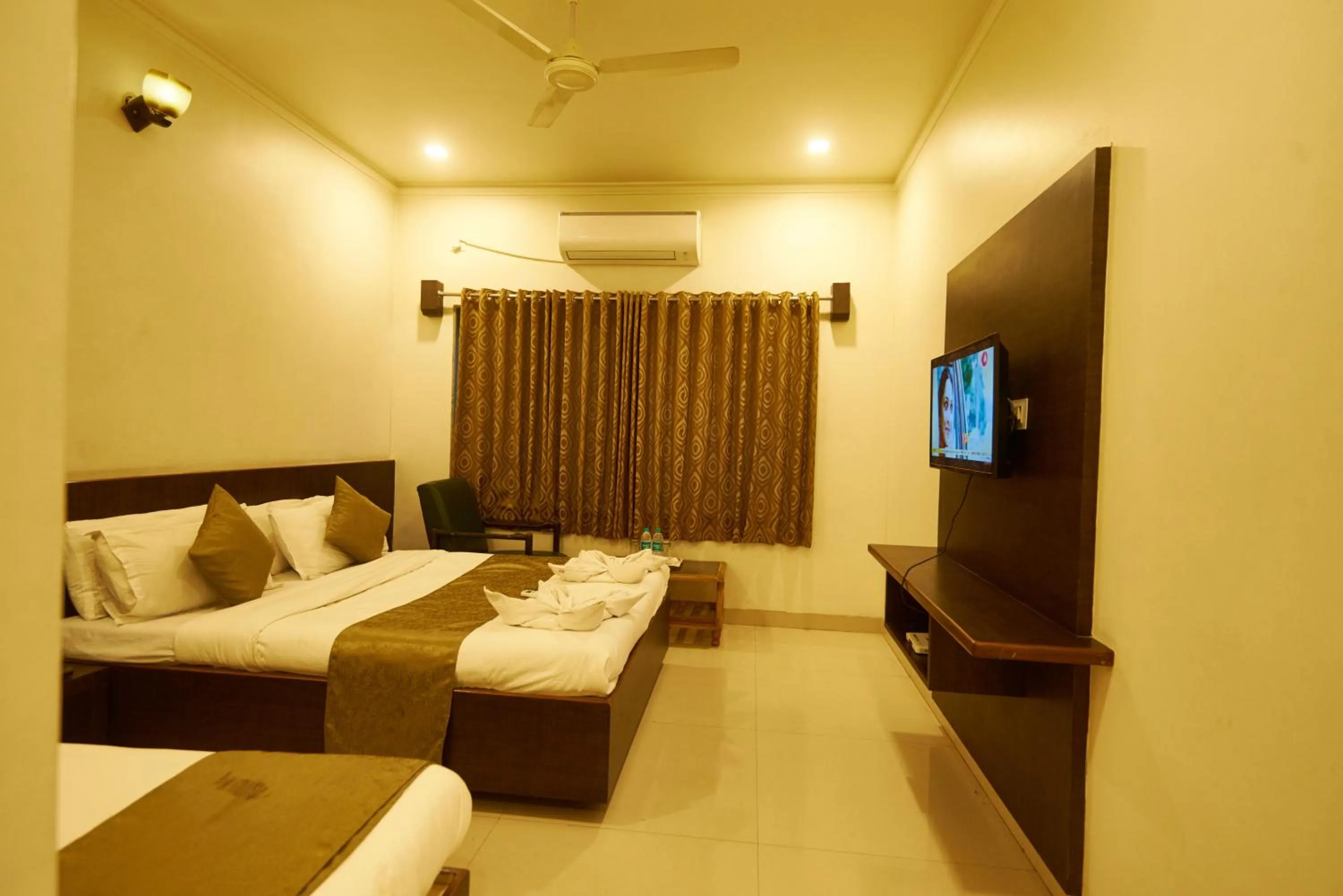 Executive Triple Room in Hotel Pride Inn Shirdi