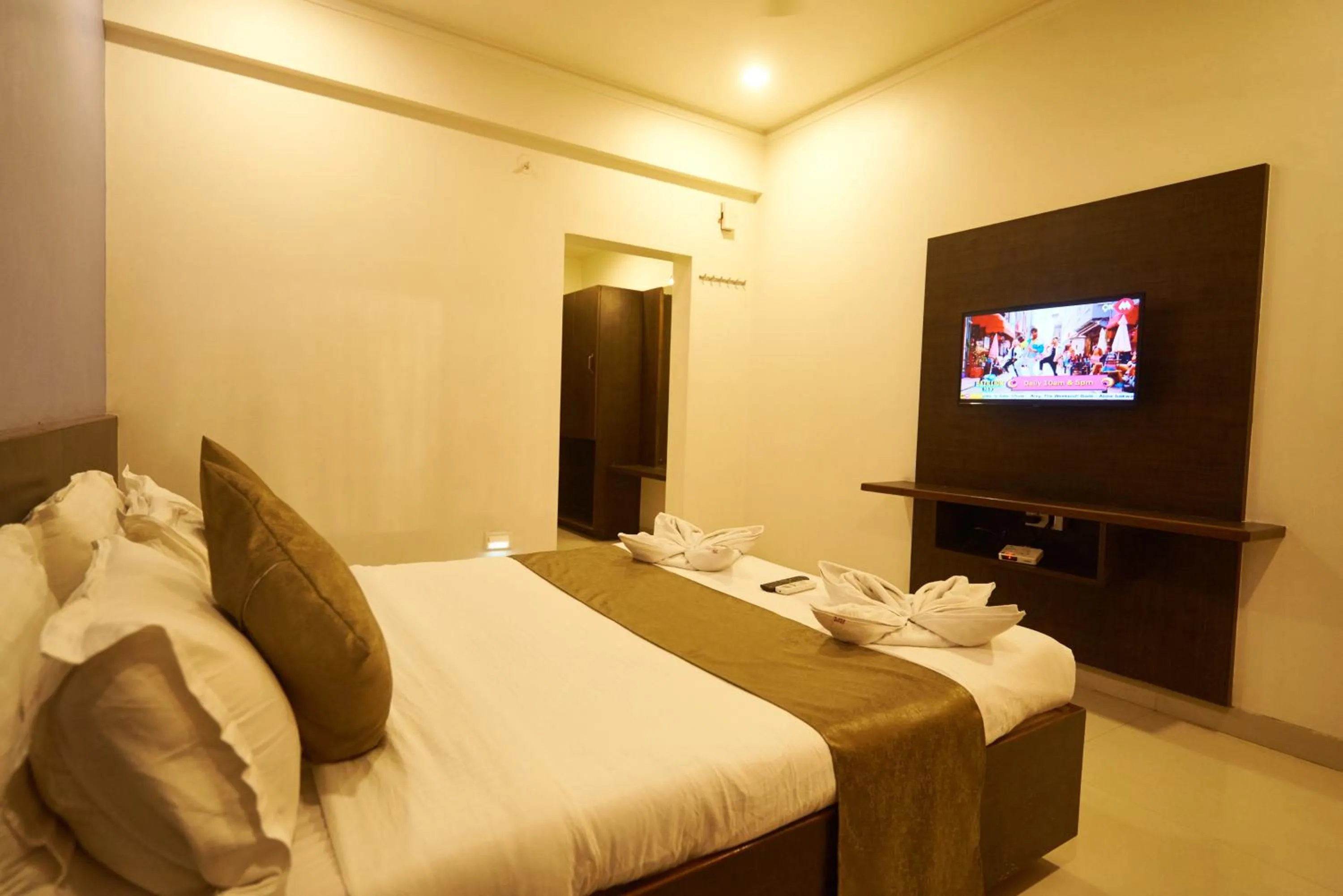 Deluxe Double Room in Hotel Pride Inn Shirdi