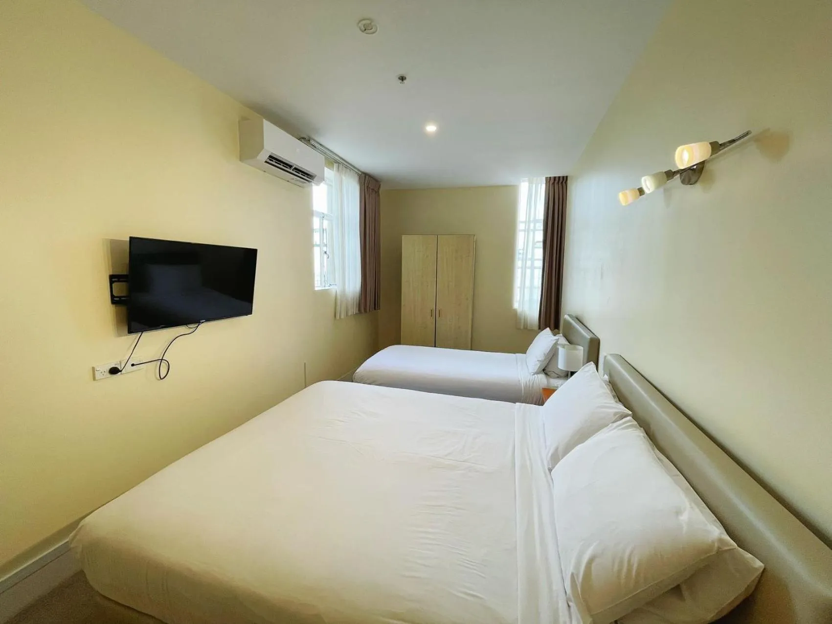 Deluxe Twin Room in Grand Central Serviced Apartments