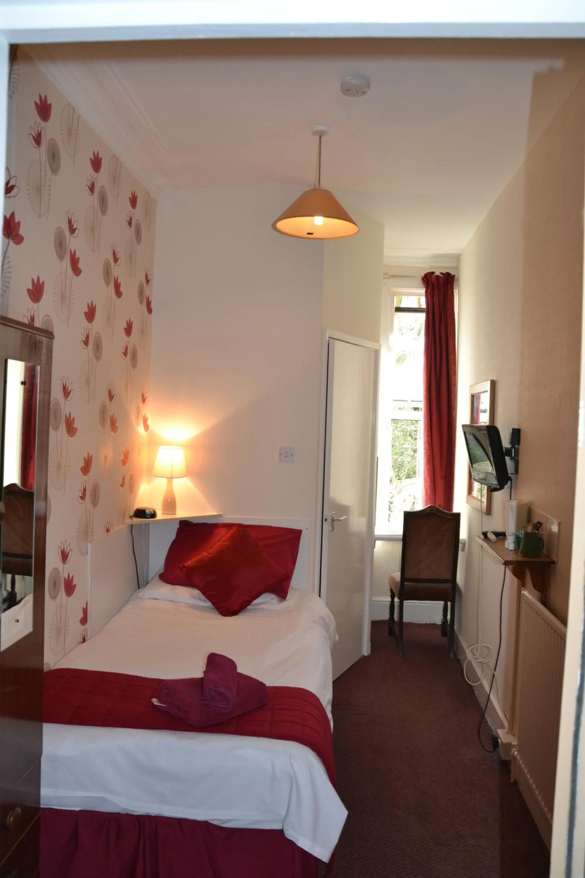 Single Room with Private External Bathroom in Abbey Lodge Hotel