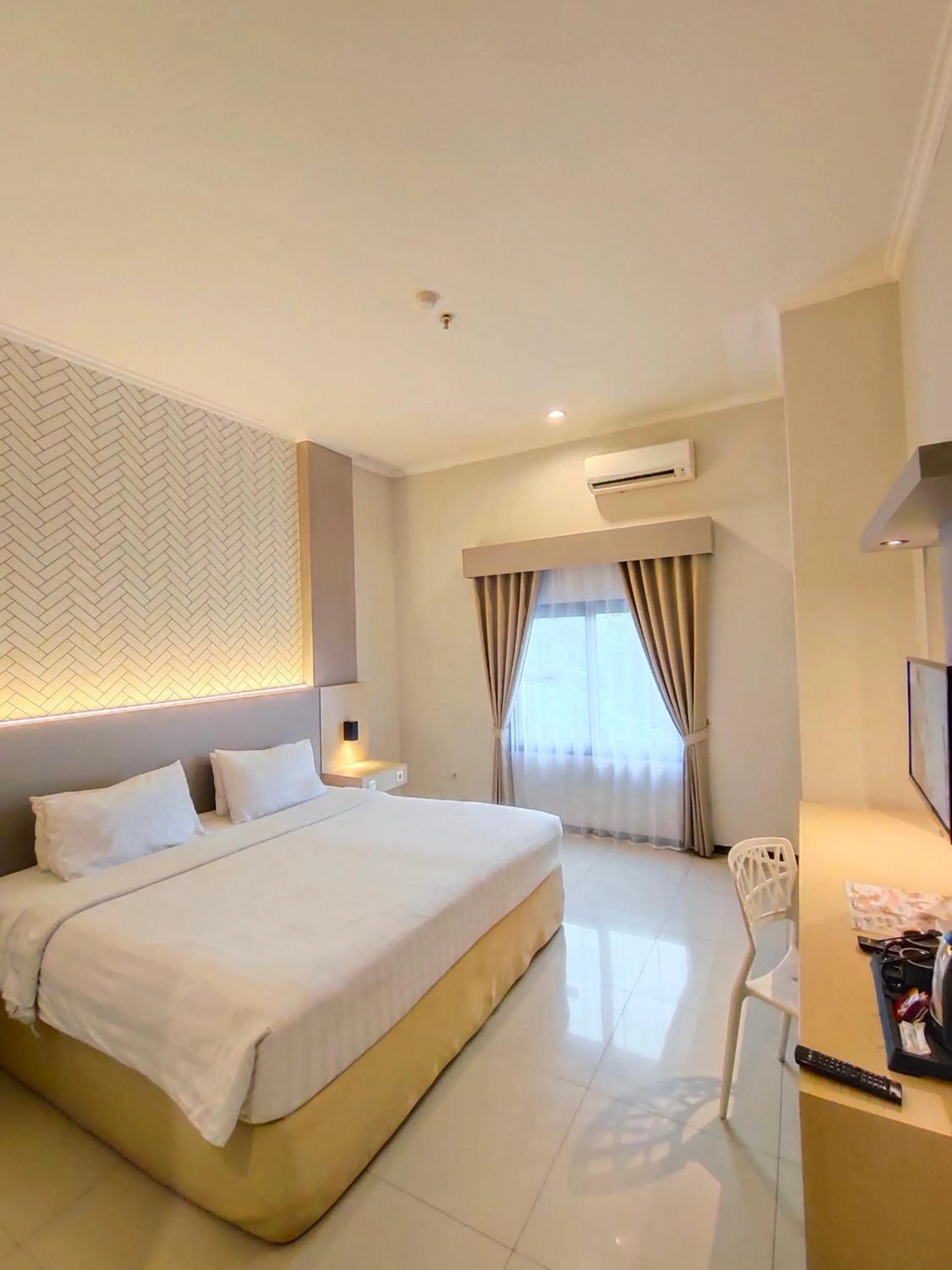 Deluxe Double Room in Royal Park Hotel
