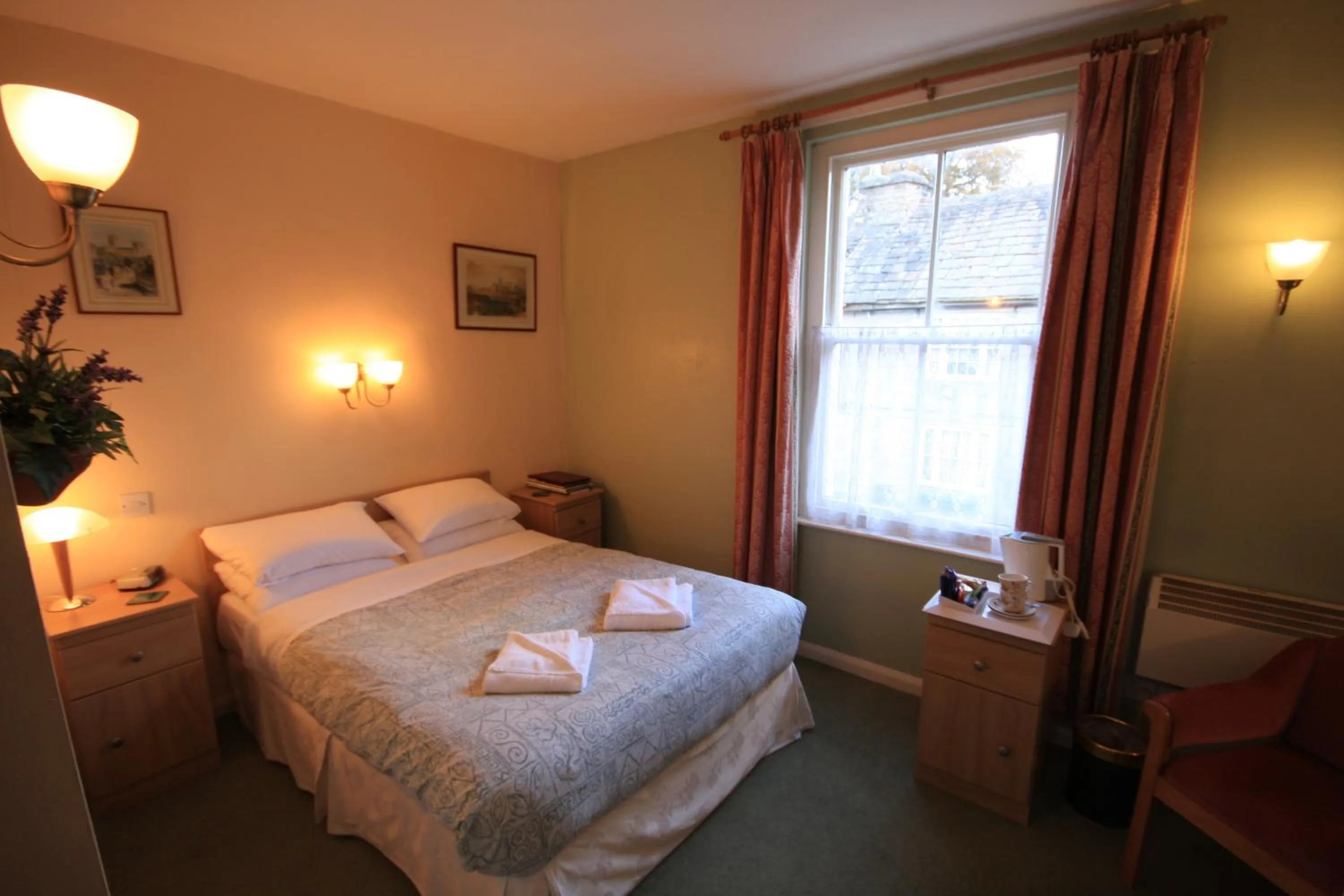 Double Room in Cumberland Inn