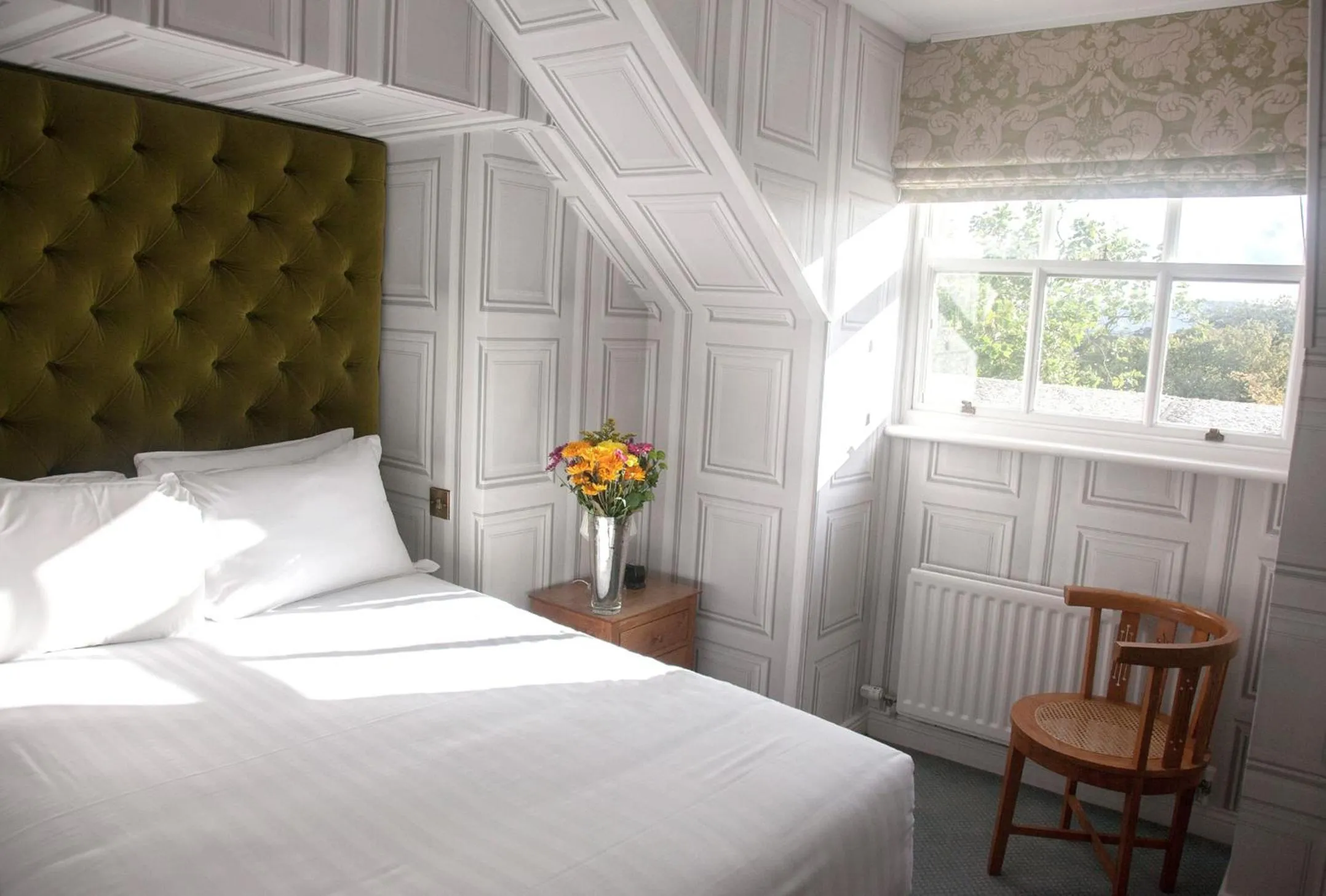 Small Double Room in Pembroke Townhouse