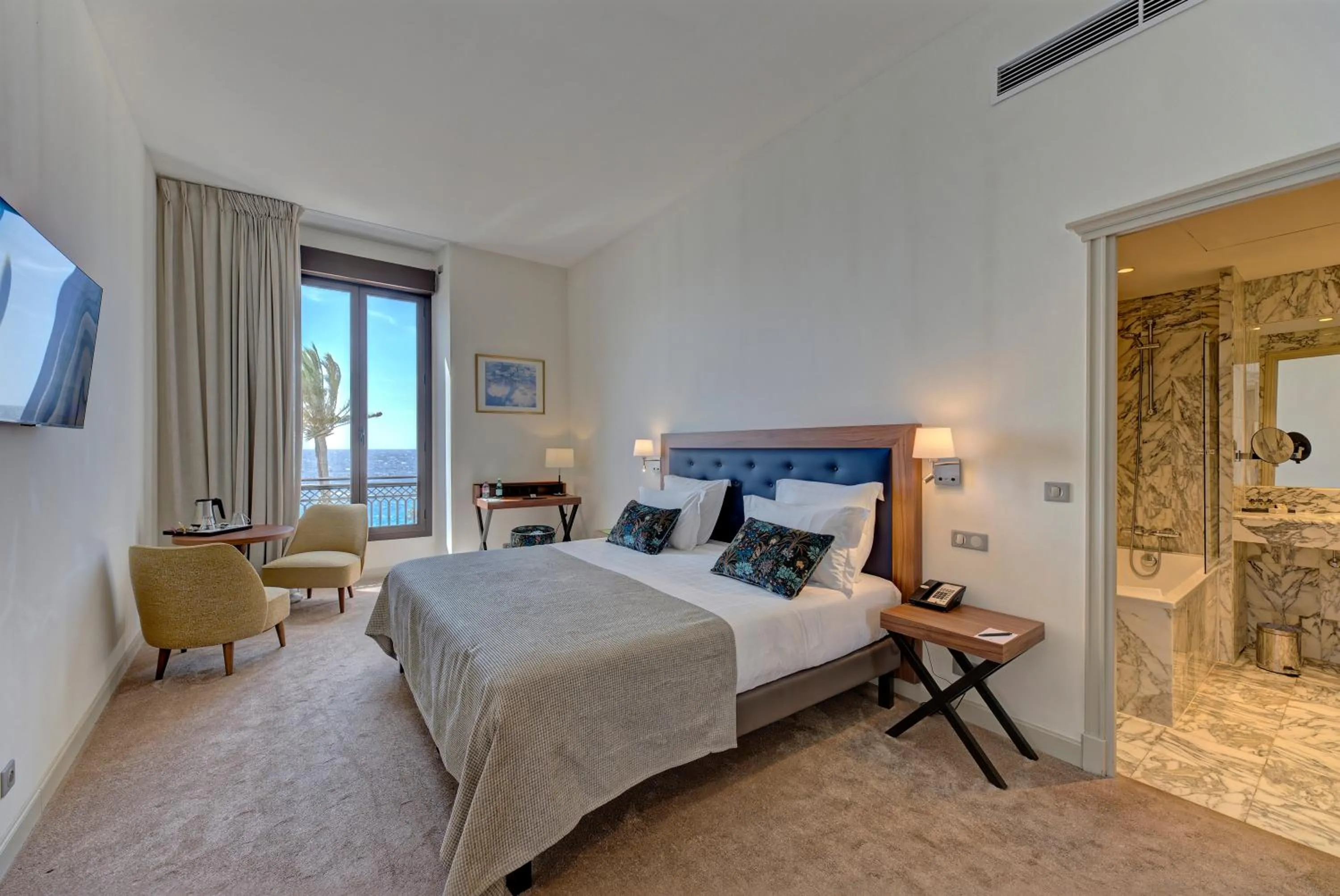 Superior Room with Sea View in Westminster Hotel & Spa Nice