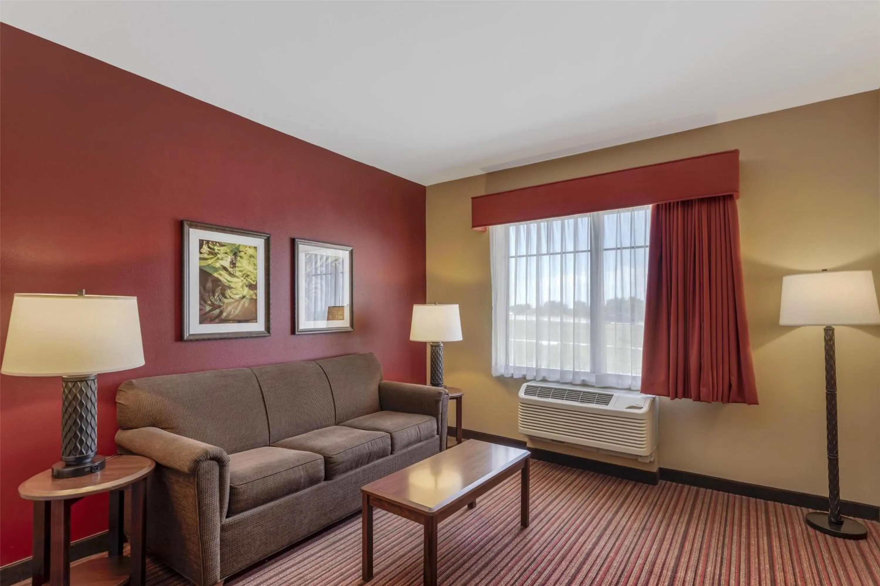 Queen Room with Two Queen Beds - Disability Access in Best Western Plus Hudson Hotel & Suites