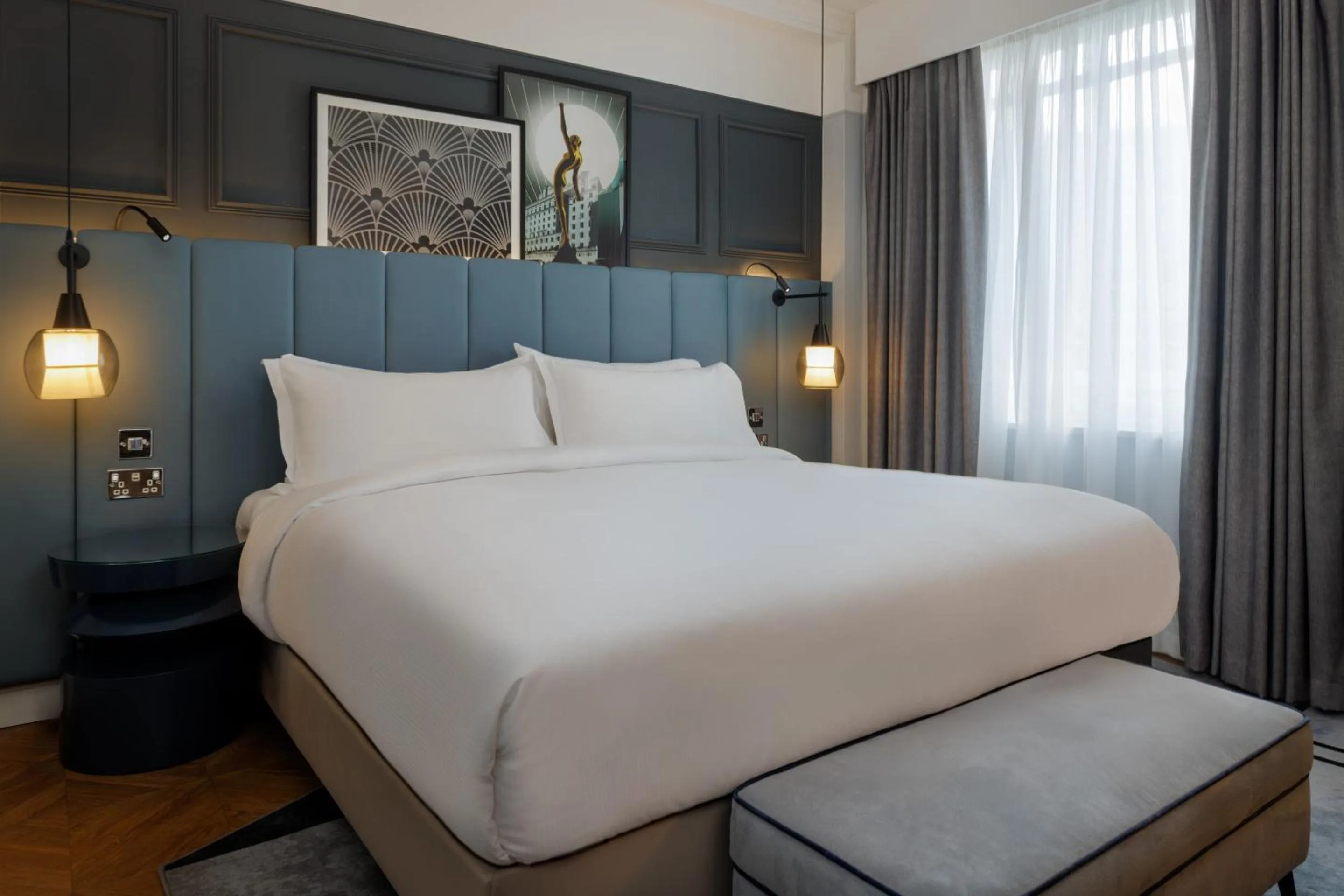 King Suite in The Queens Hotel