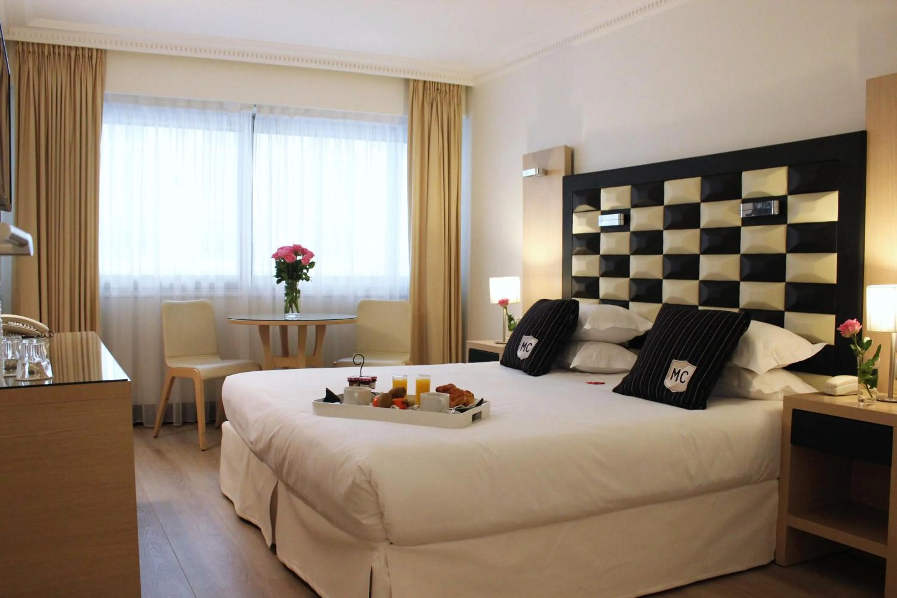 Classic Double Room City View in Hôtel Victoria